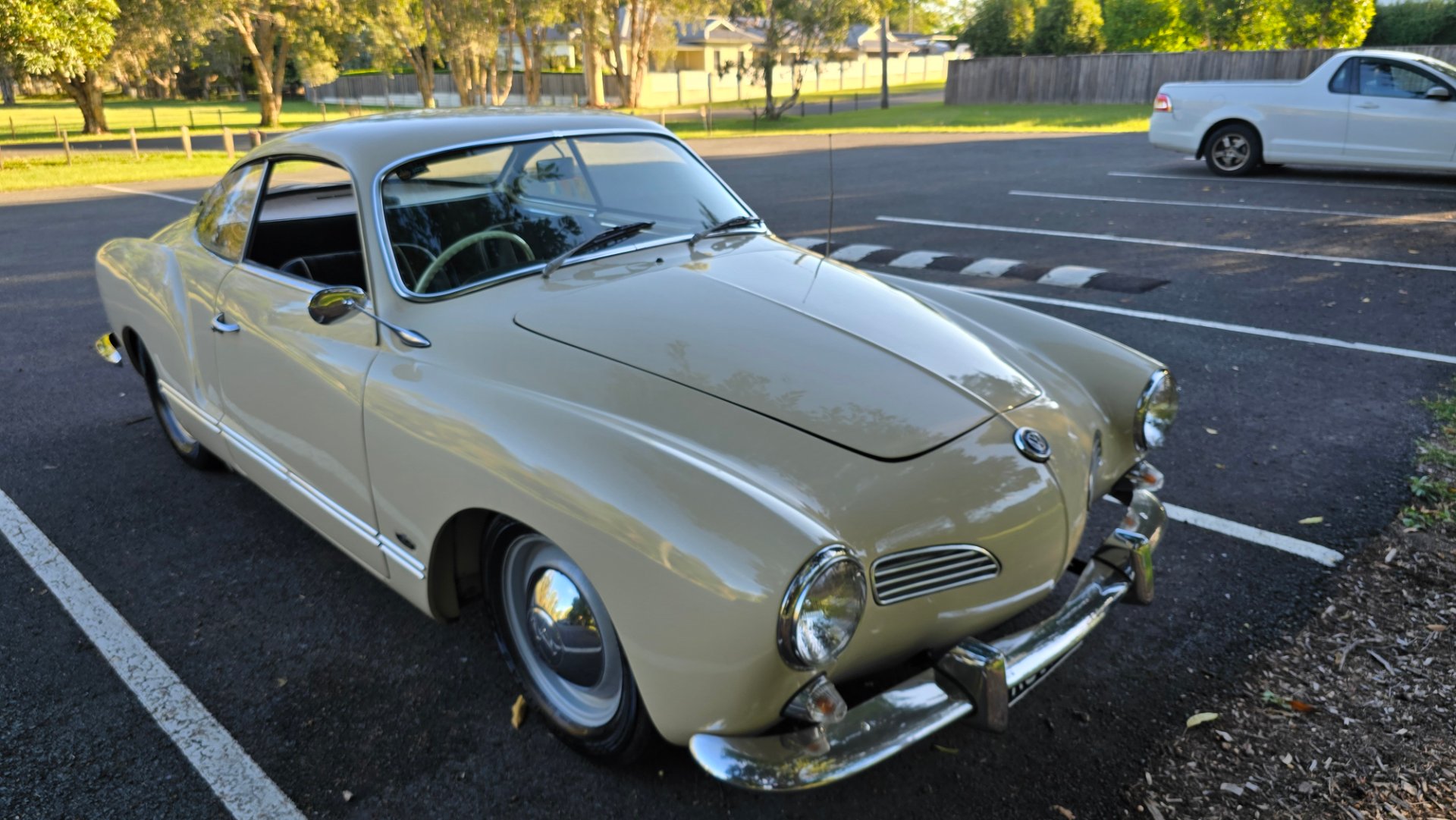 1960 VOLKSWAGEN KARMANN GHIA 4 SP MANUAL 2D COUPE 