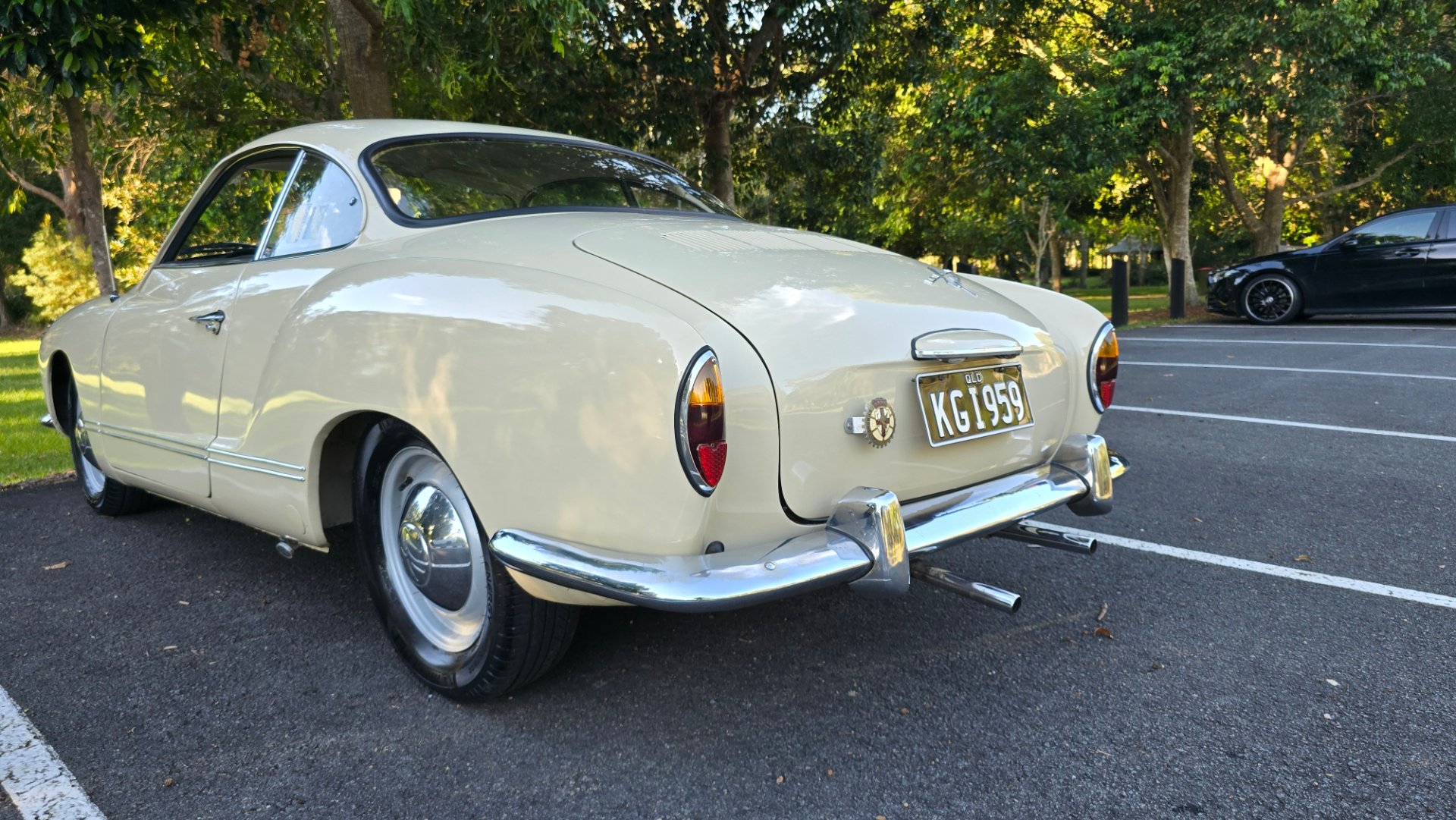 1960 VOLKSWAGEN KARMANN GHIA 4 SP MANUAL 2D COUPE 