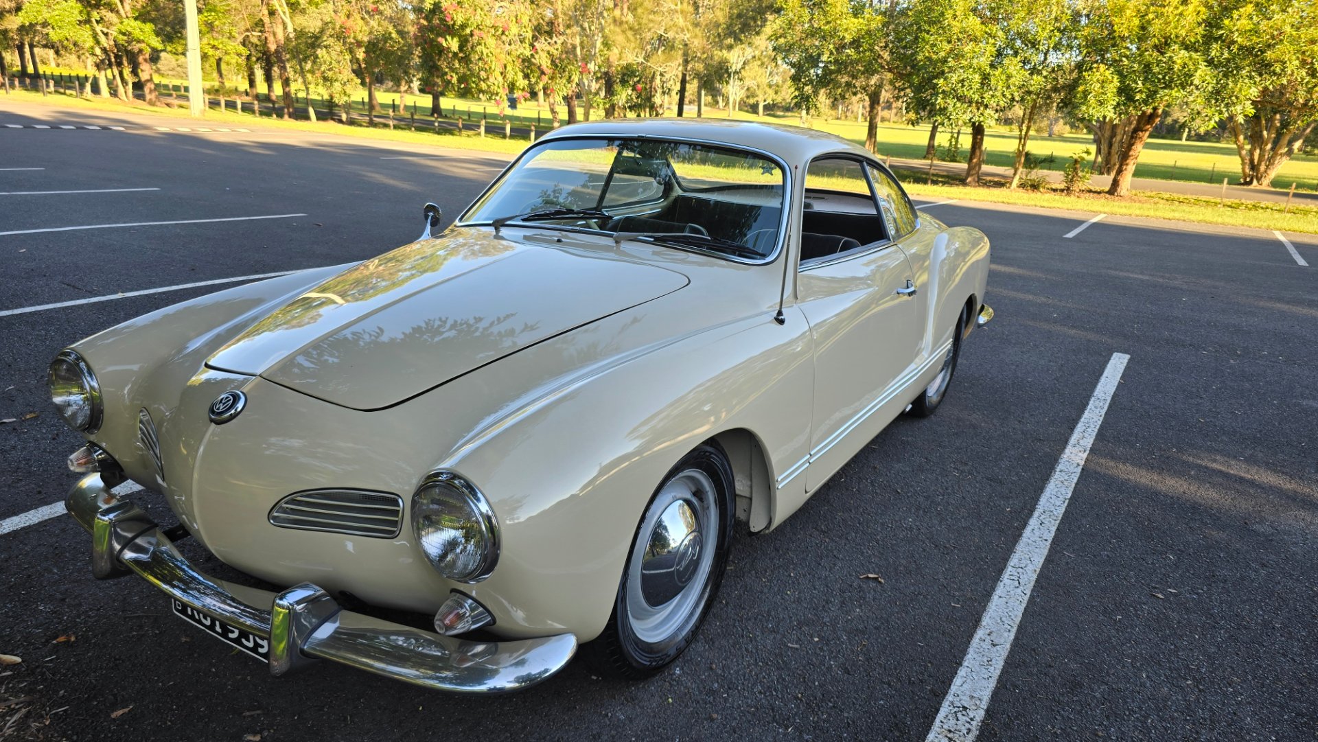 1960 VOLKSWAGEN KARMANN GHIA 4 SP MANUAL 2D COUPE 