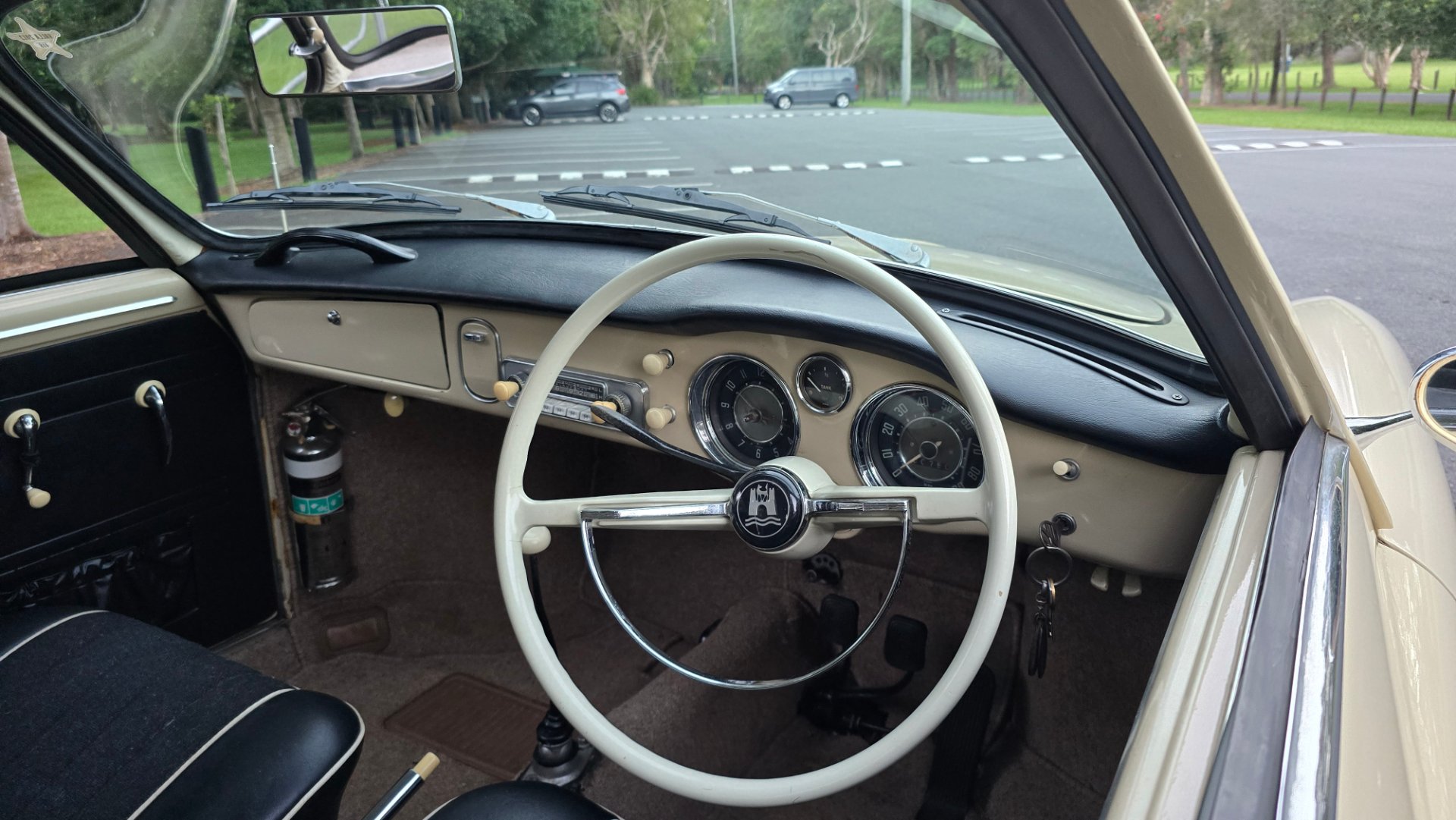 1960 VOLKSWAGEN KARMANN GHIA 4 SP MANUAL 2D COUPE 