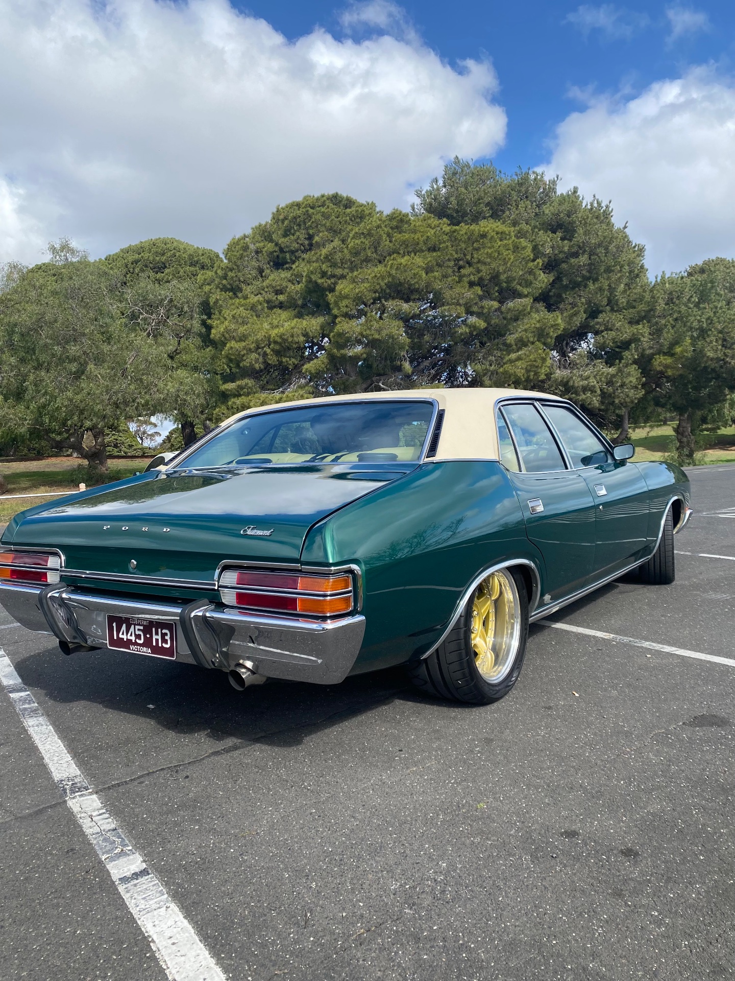 1976 FORD FAIRMONT XC 3 SP AUTOMATIC 4D SEDAN