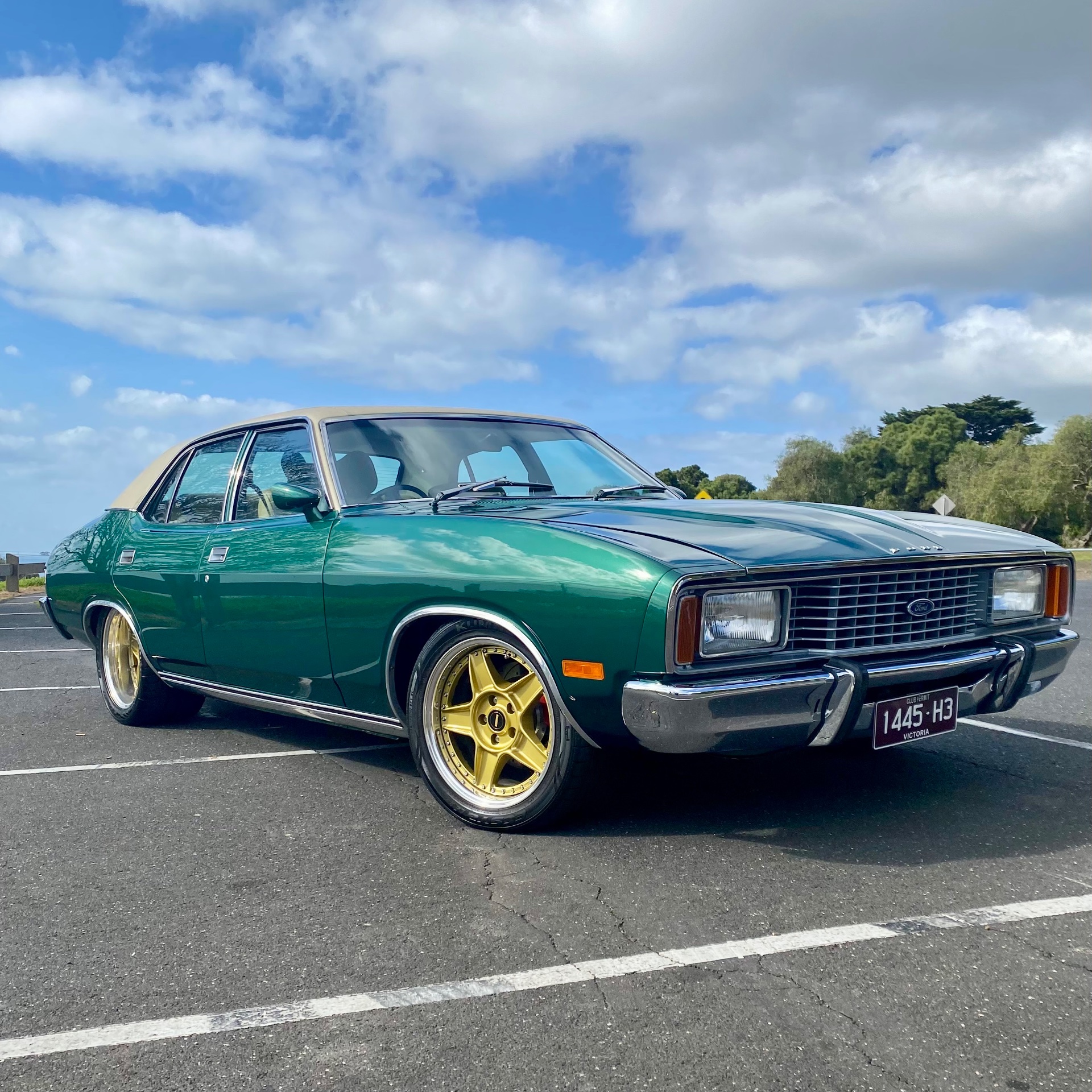 1976 FORD FAIRMONT XC 3 SP AUTOMATIC 4D SEDAN
