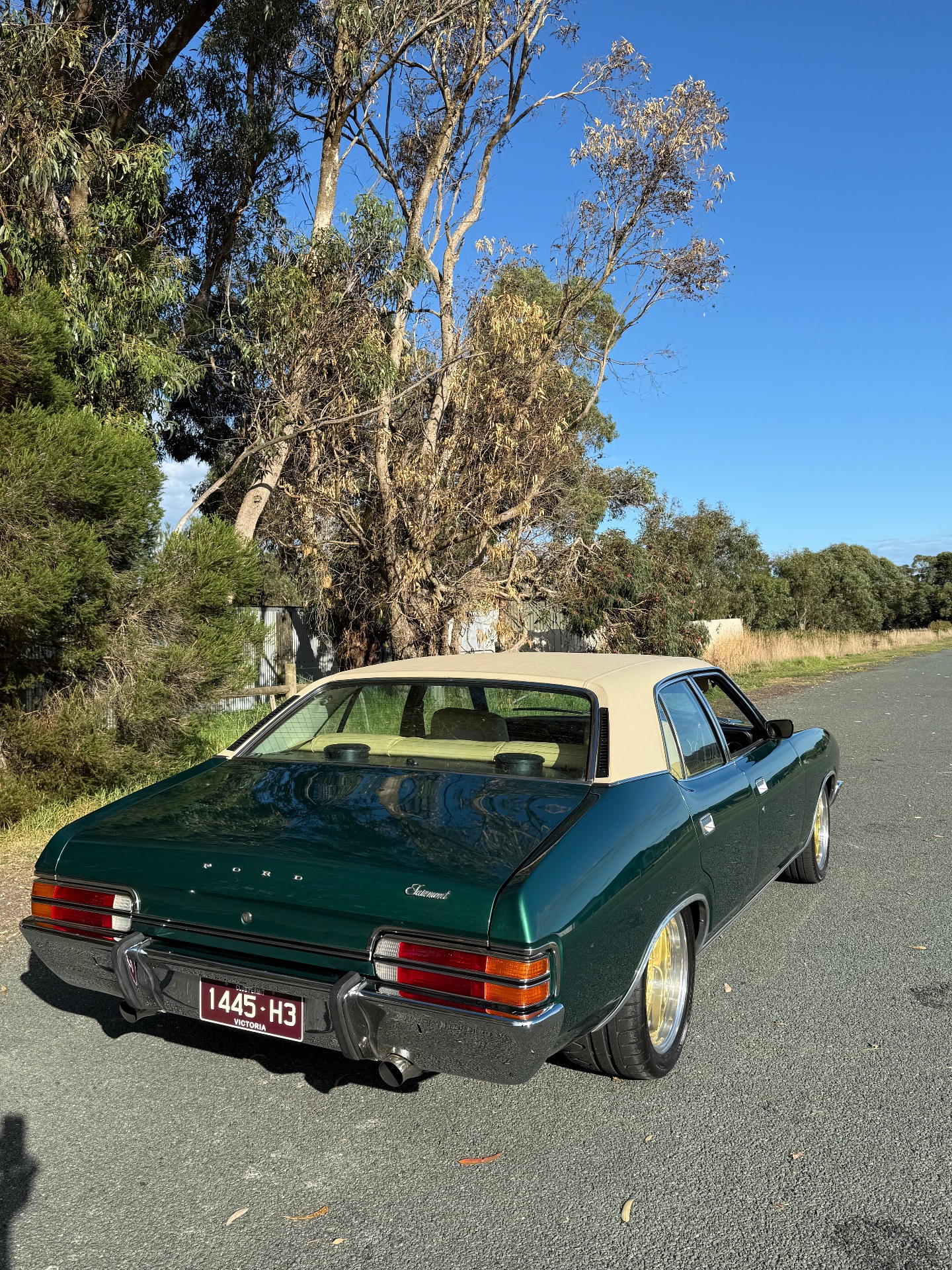 1976 FORD FAIRMONT XC 3 SP AUTOMATIC 4D SEDAN