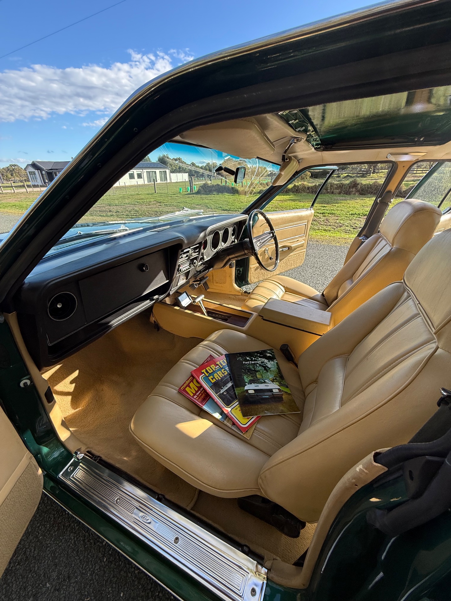 1976 FORD FAIRMONT XC 3 SP AUTOMATIC 4D SEDAN