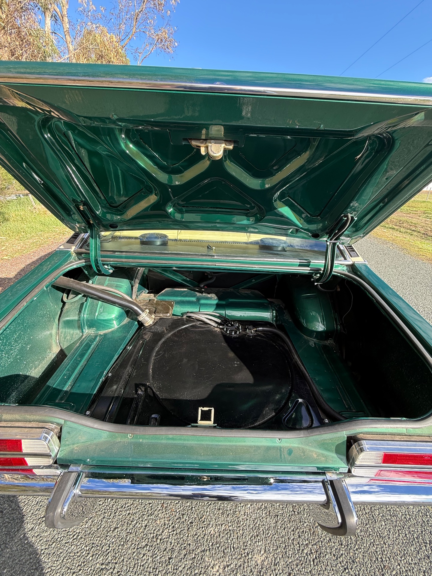 1976 FORD FAIRMONT XC 3 SP AUTOMATIC 4D SEDAN