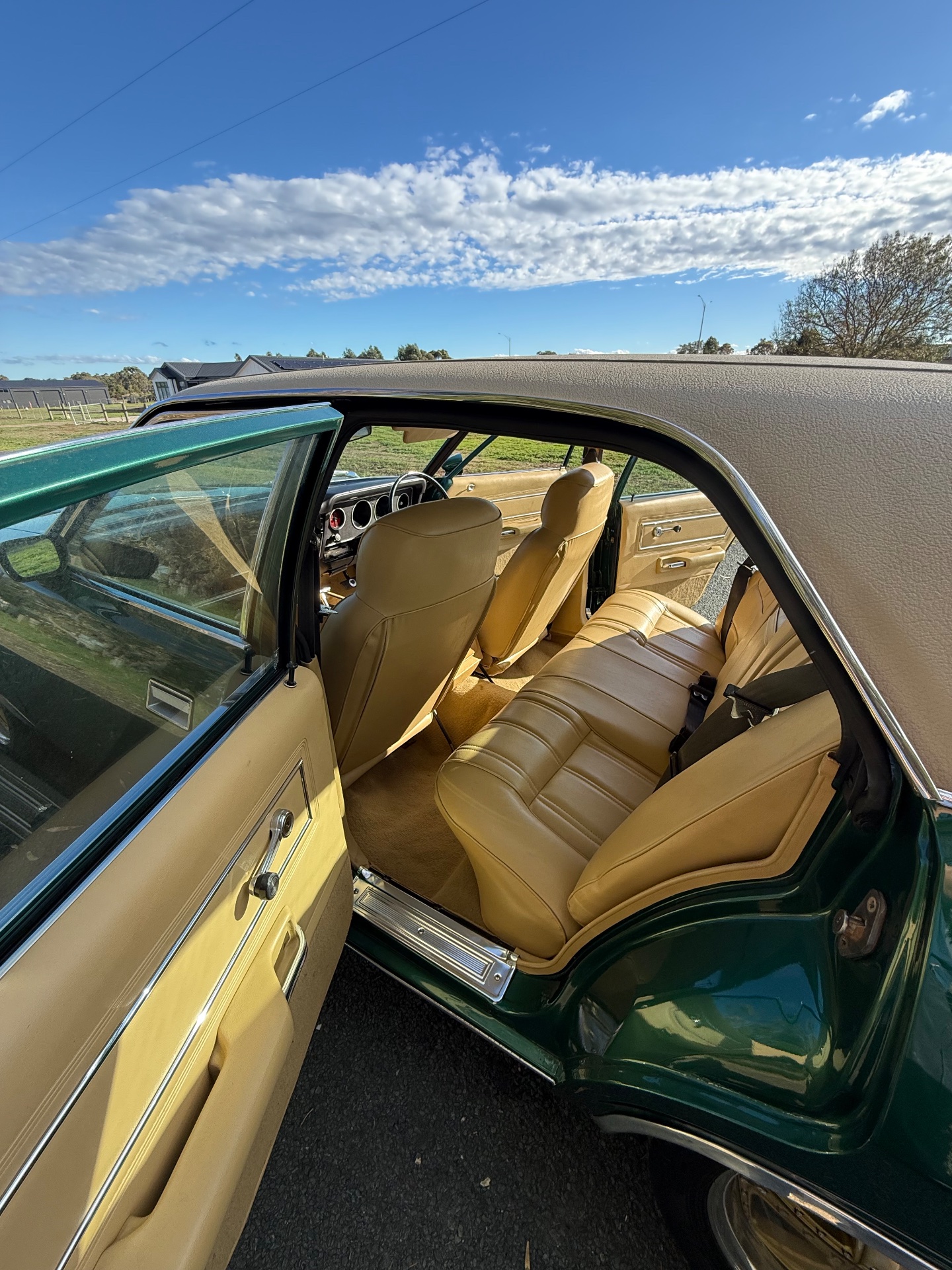 1976 FORD FAIRMONT XC 3 SP AUTOMATIC 4D SEDAN