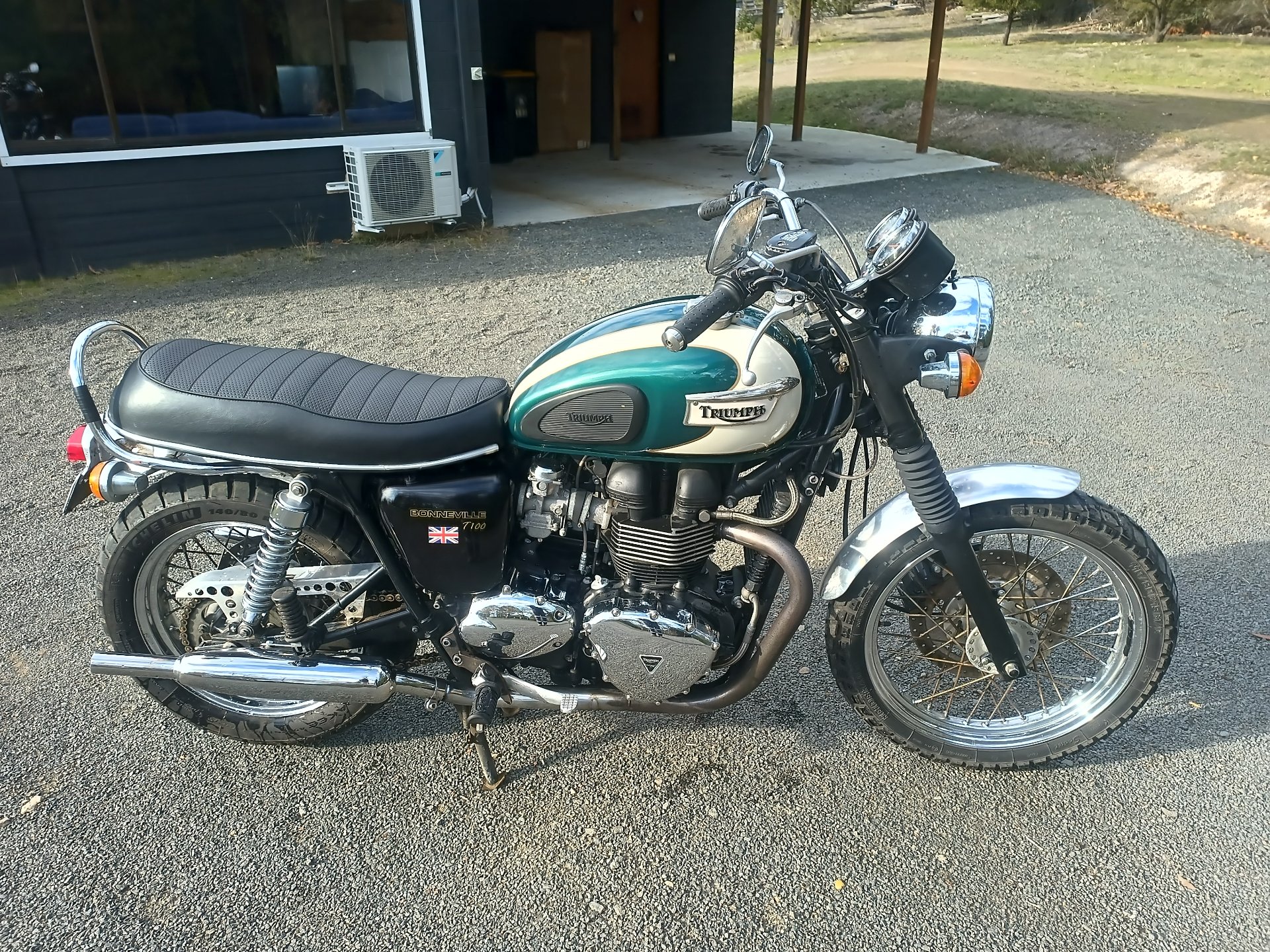 2009 TRIUMPH BONNEVILLE T100 ROAD