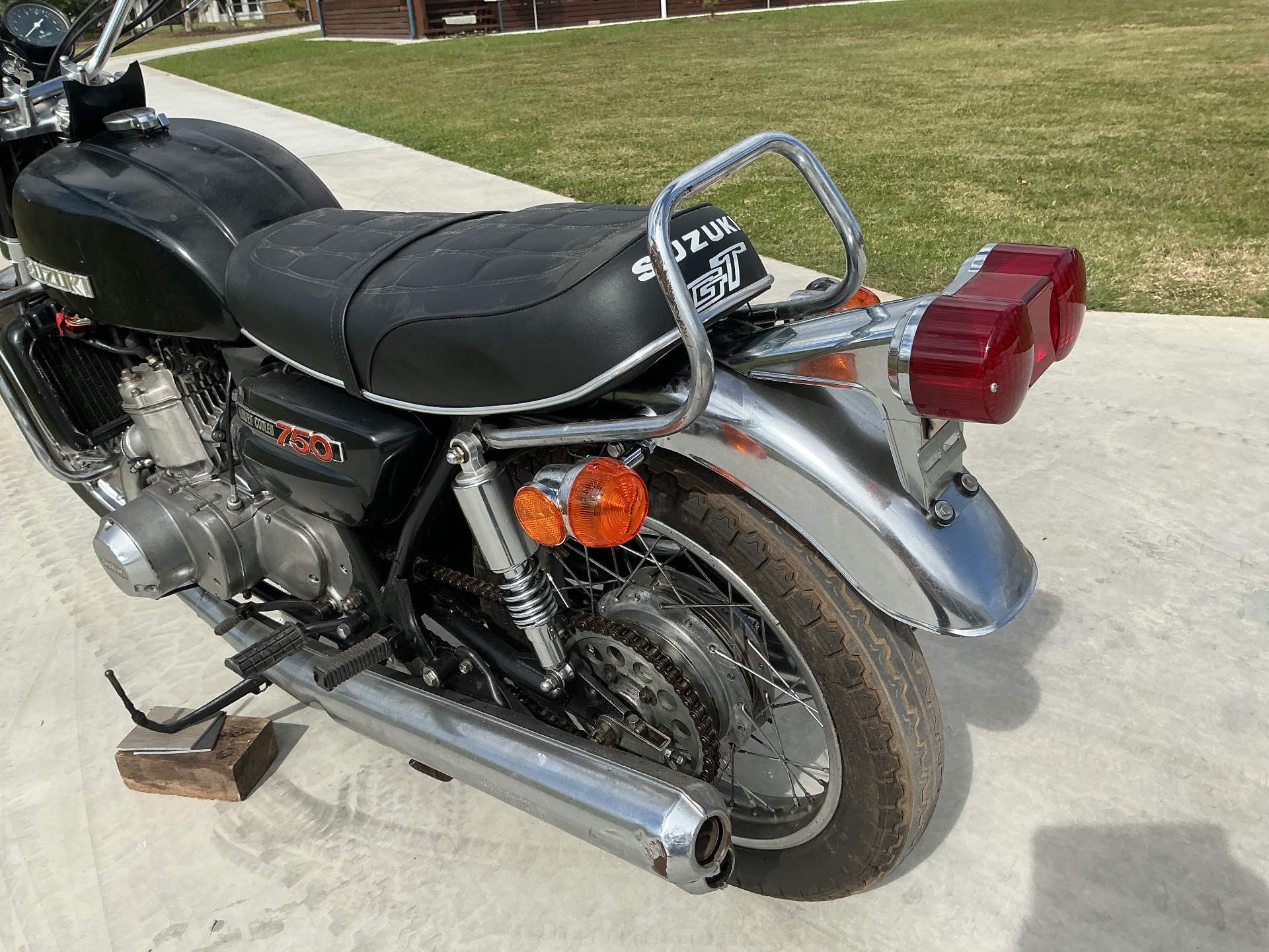 1972 SUZUKI GT750 J ROAD