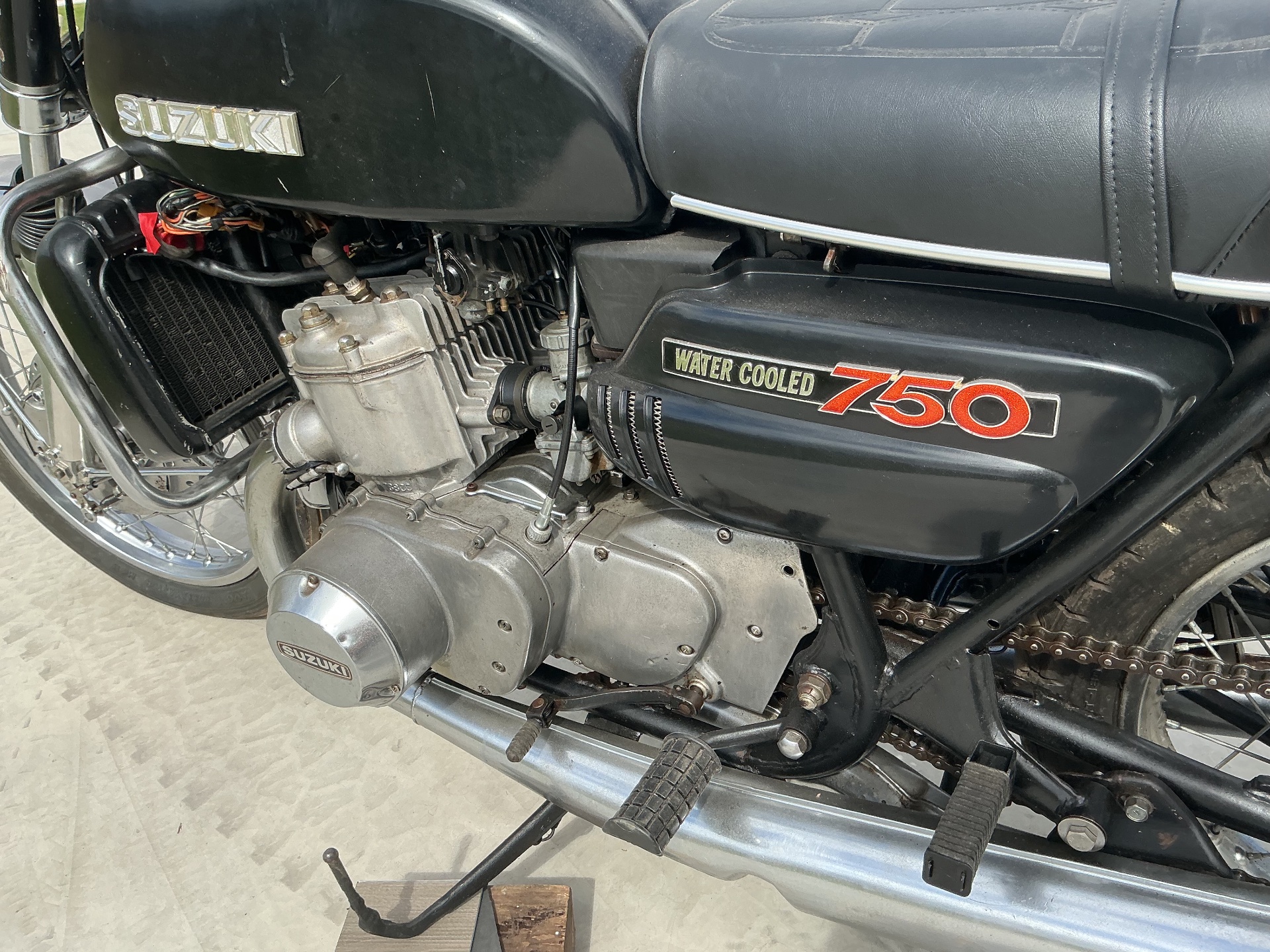 1972 SUZUKI GT750 J ROAD