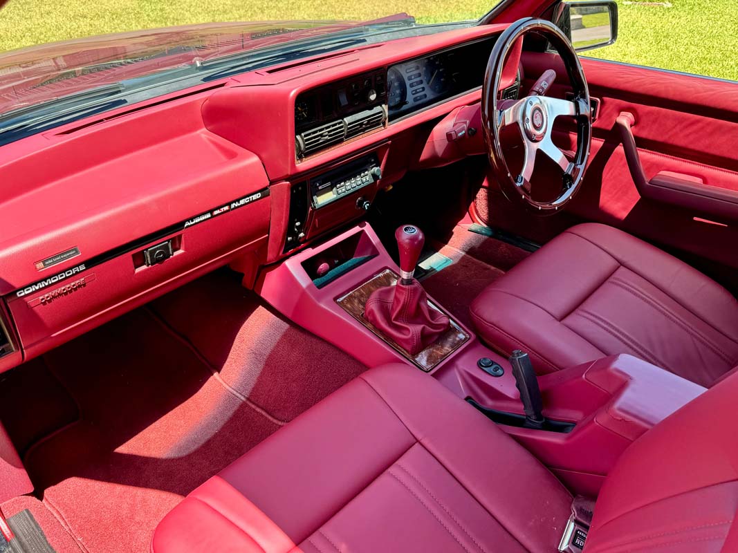 1982 HOLDEN COMMODORE VH SL/E 5 SP MANUAL 4D SEDAN