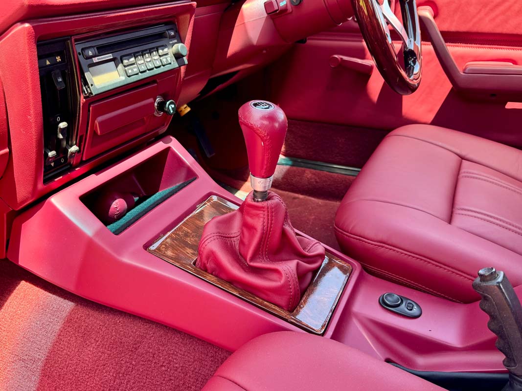 1982 HOLDEN COMMODORE VH SL/E 5 SP MANUAL 4D SEDAN