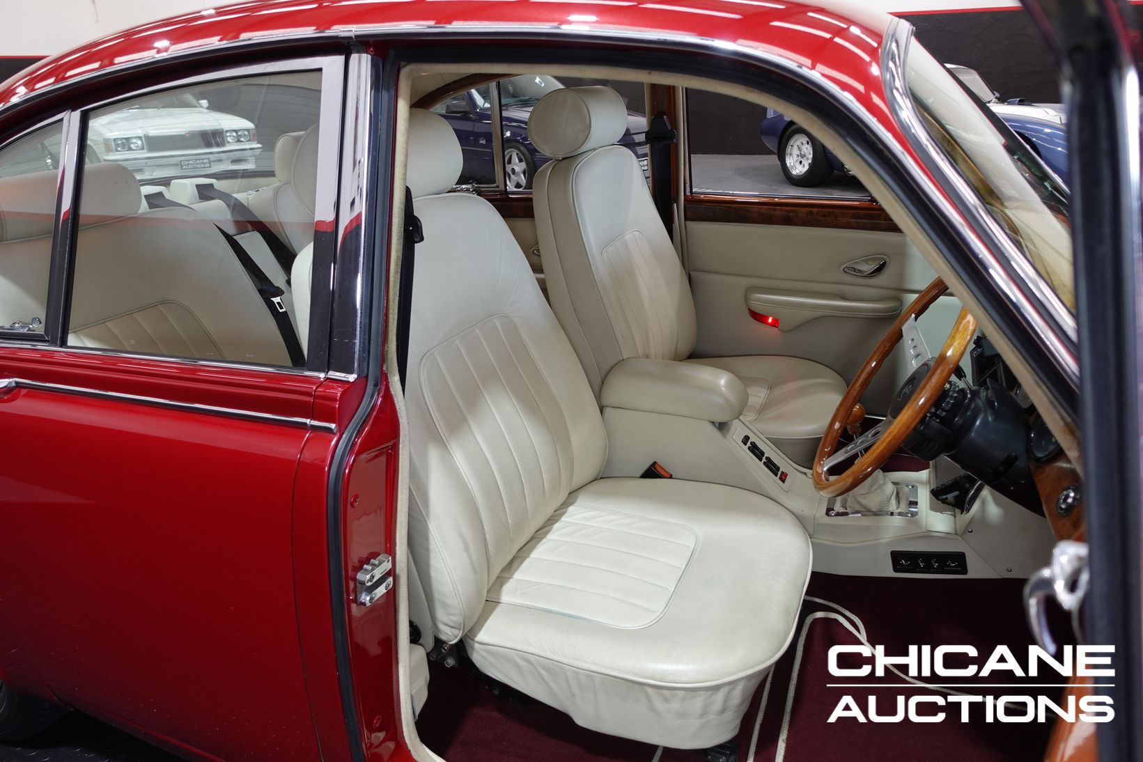 1965 JAGUAR MKII 3.8 5 SP MANUAL 4D SEDAN