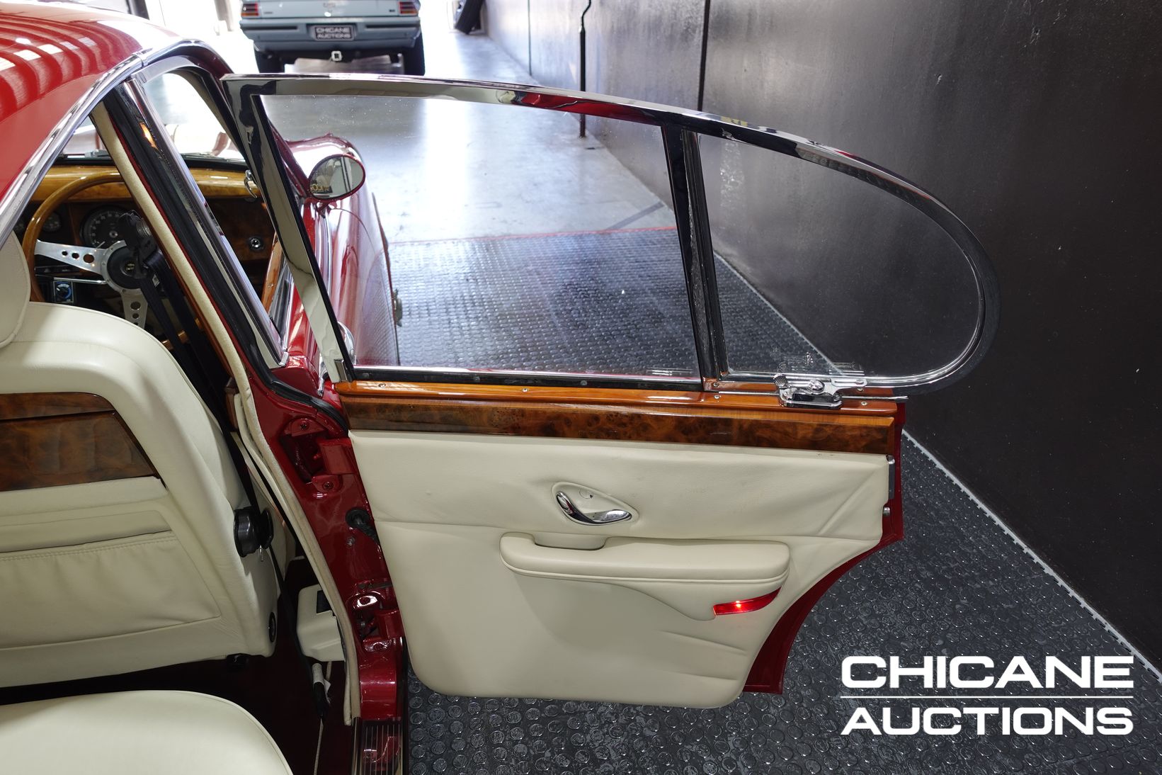 1965 JAGUAR MKII 3.8 5 SP MANUAL 4D SEDAN