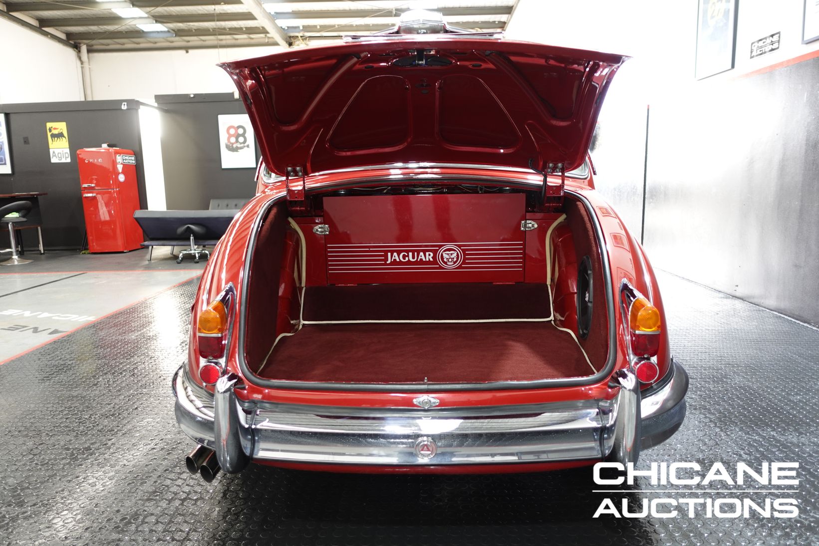 1965 JAGUAR MKII 3.8 5 SP MANUAL 4D SEDAN