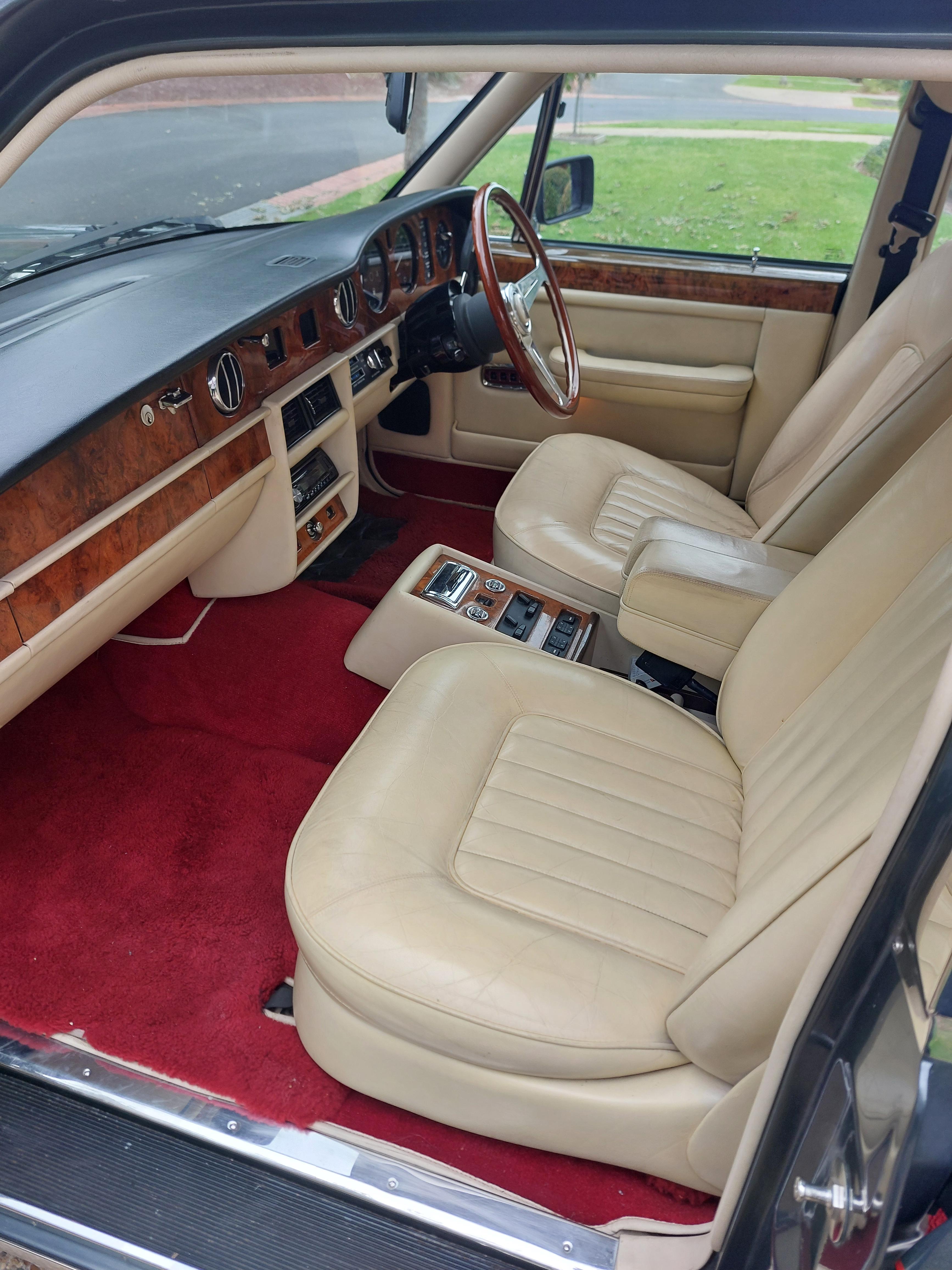 1988 ROLLS-ROYCE SILVER SPIRIT 3 SP AUTOMATIC 4D SEDAN 