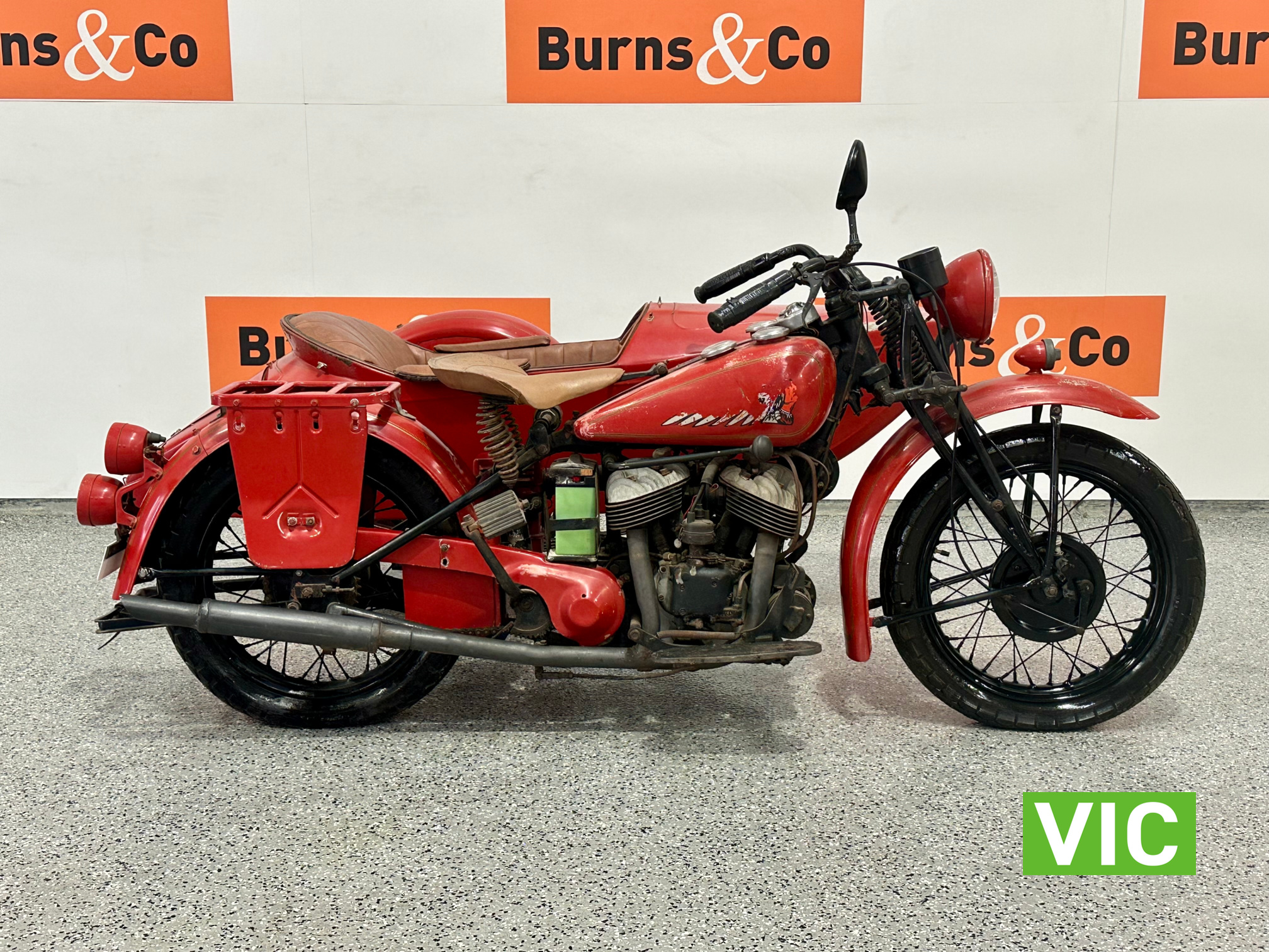 1942 INDIAN SCOUT 500CC WITH SIDE CAR