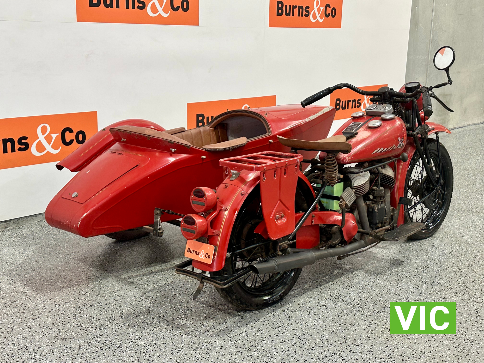 1942 INDIAN SCOUT 500CC WITH SIDE CAR