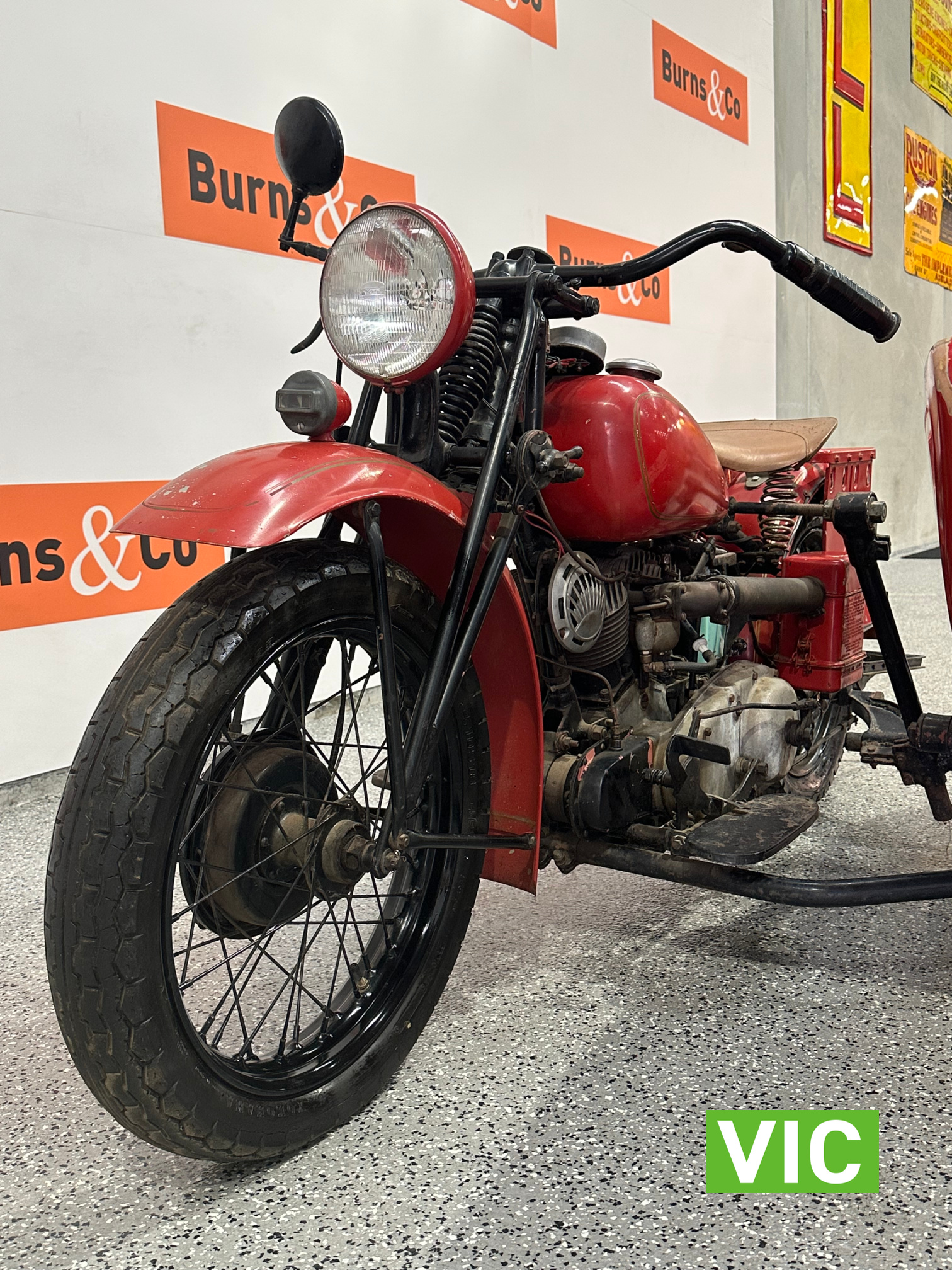 1942 INDIAN SCOUT 500CC WITH SIDE CAR