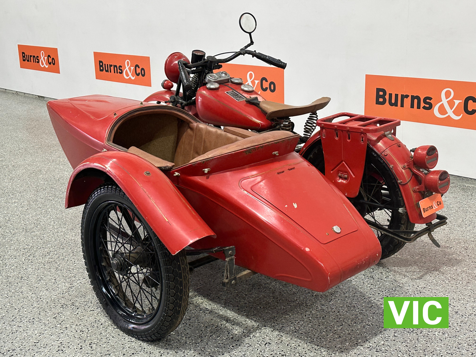 1942 INDIAN SCOUT 500CC WITH SIDE CAR