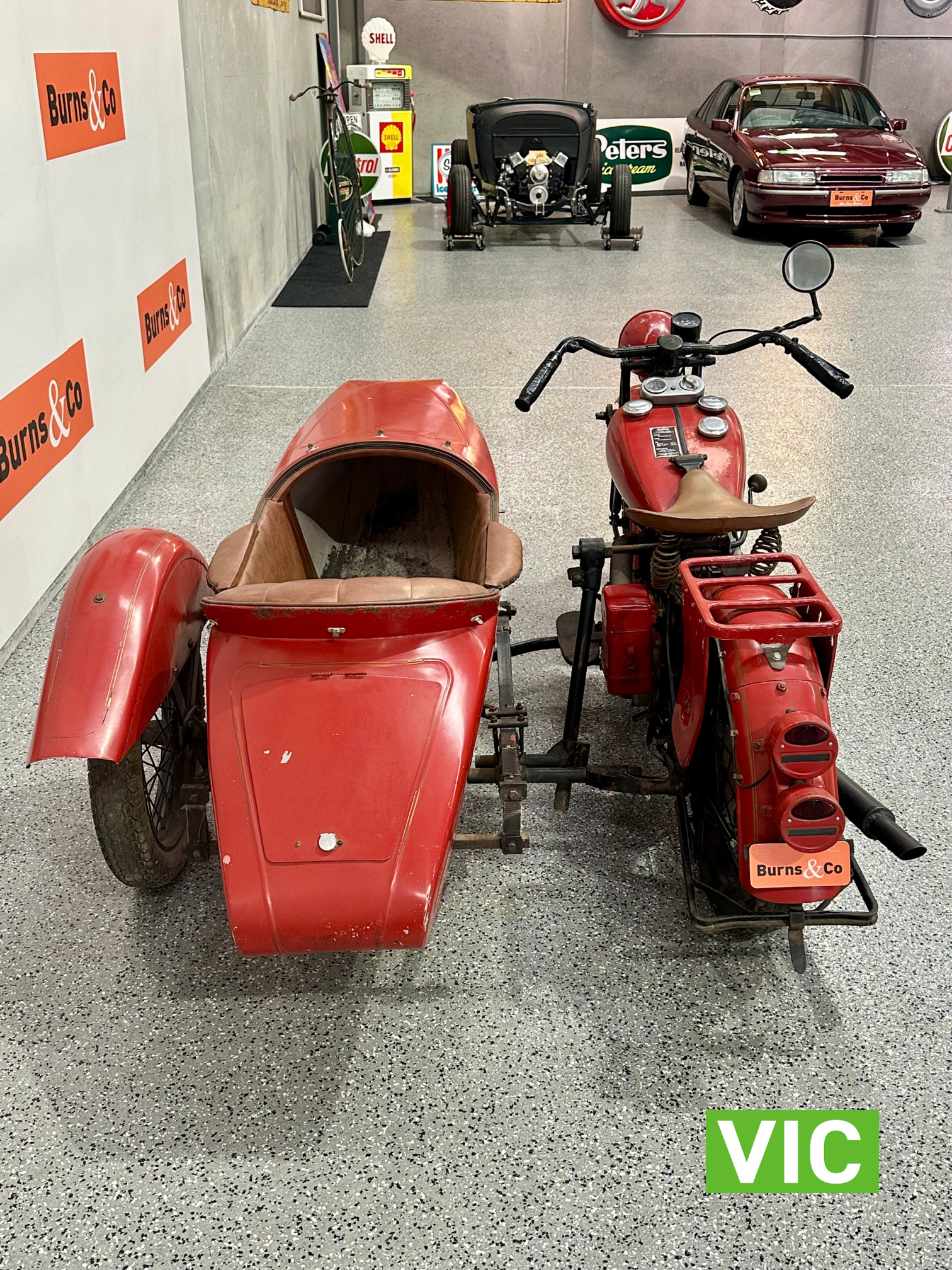 1942 INDIAN SCOUT 500CC WITH SIDE CAR