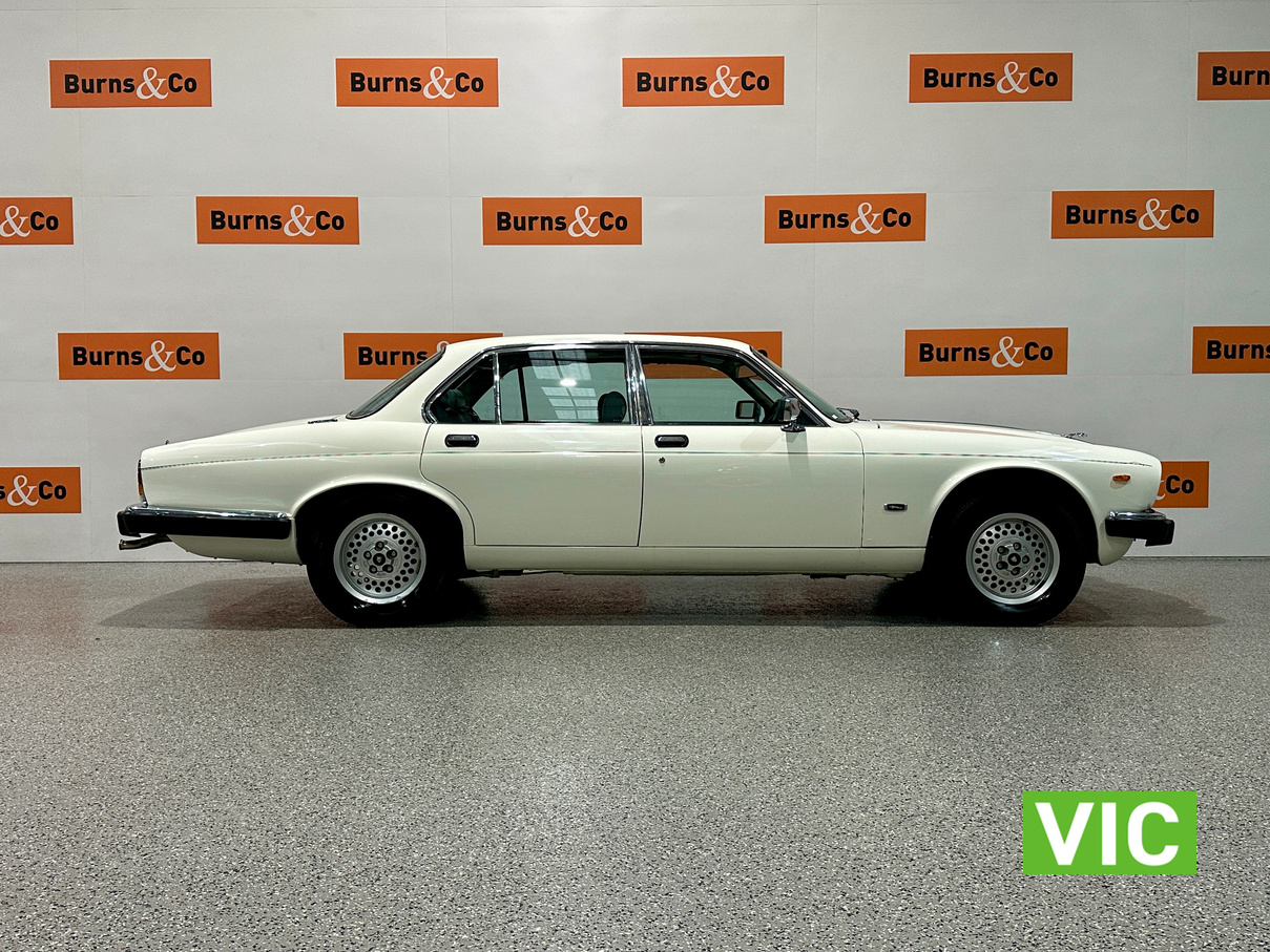 1985 JAGUAR XJ6 SOVEREIGN 4.2 LTR 6 CYL AUTO SEDAN