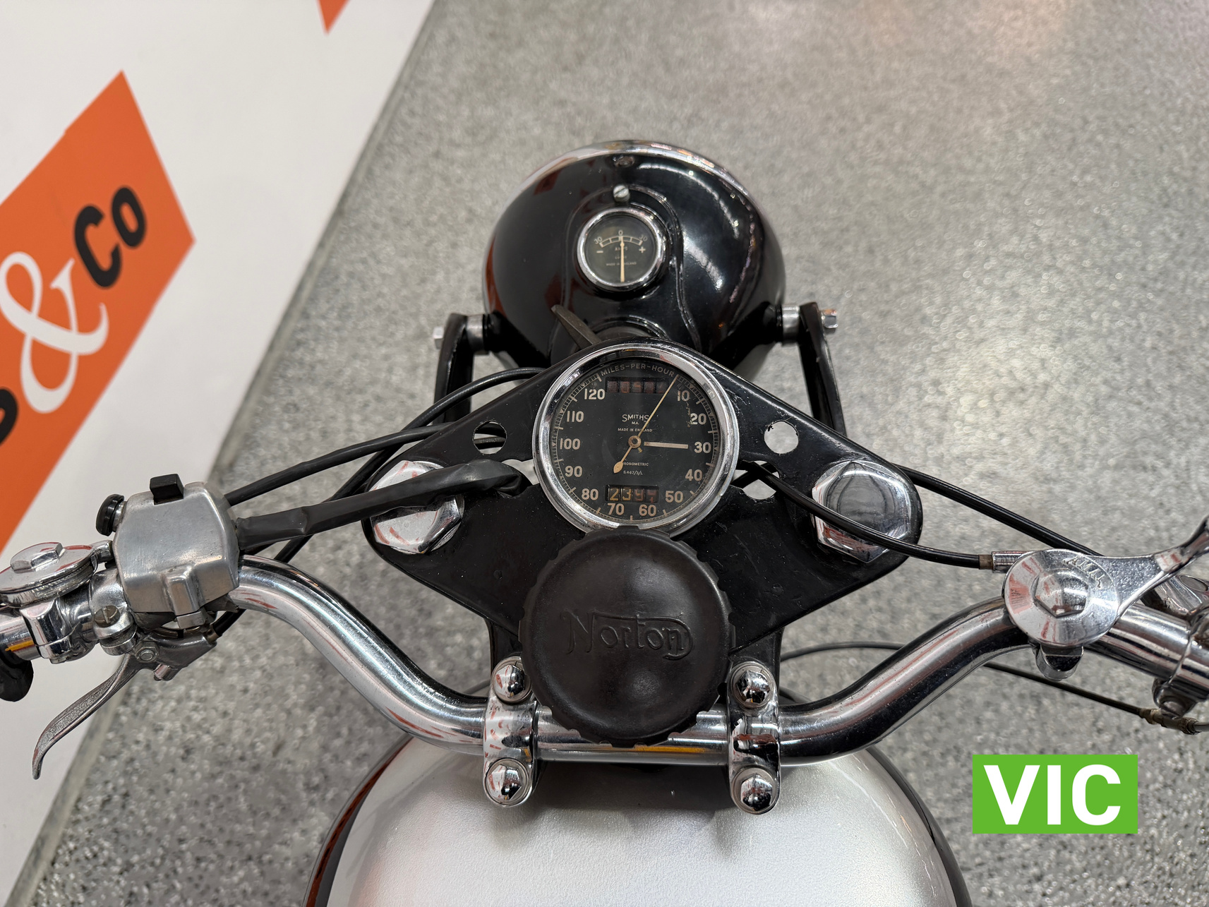1948 NORTON MODEL 30 INTERNATIONAL 500cc ROAD