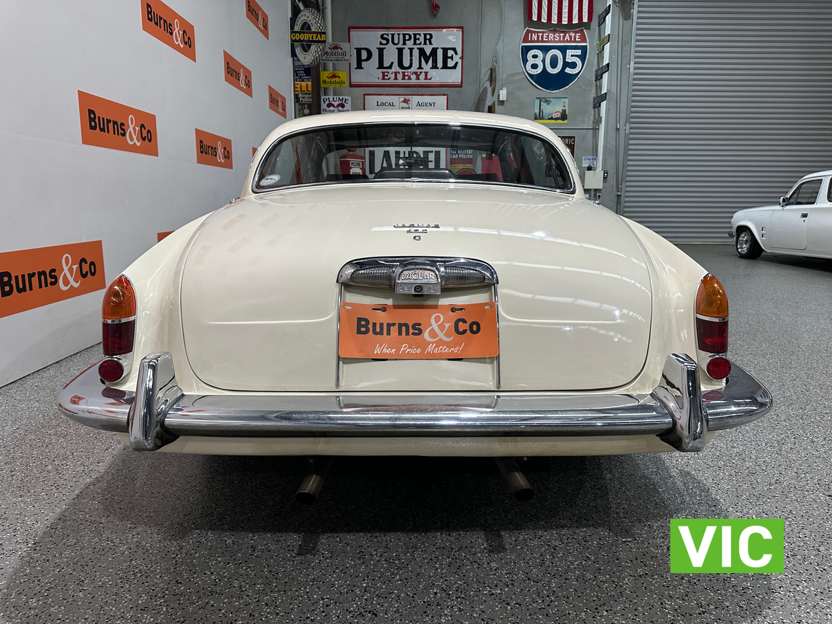 1970 JAGUAR 420G 6 CYL AUTOMATIC SEDAN