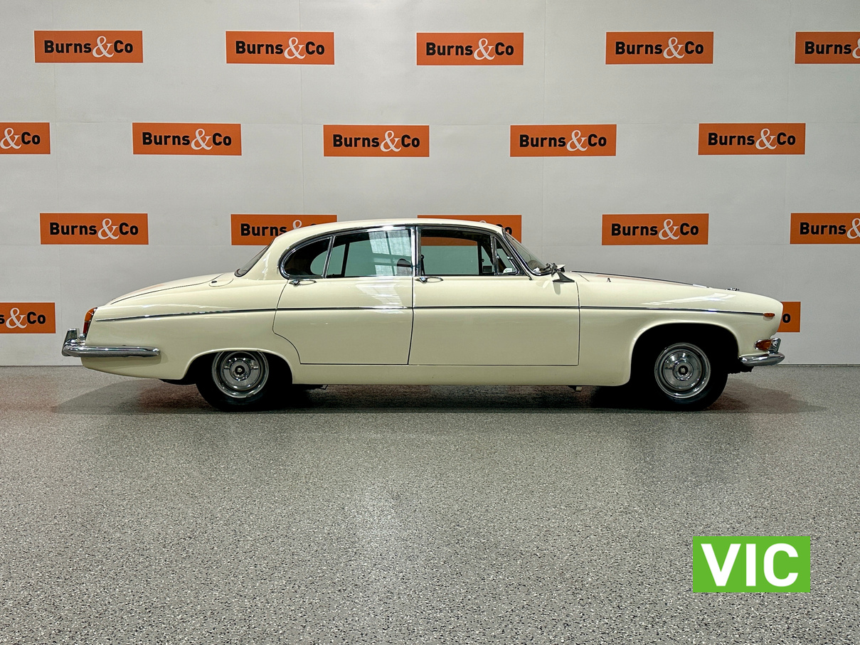 1970 JAGUAR 420G 6 CYL AUTOMATIC SEDAN