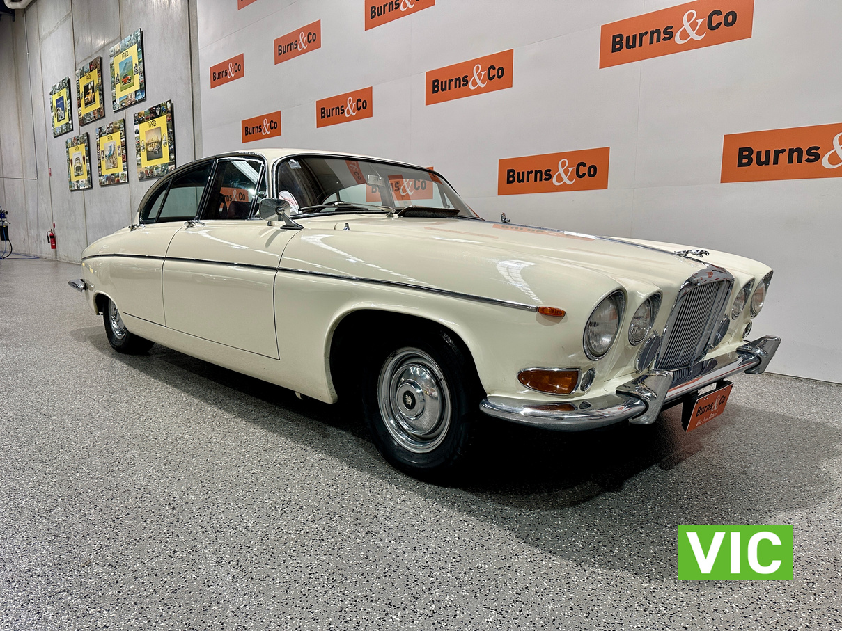 1970 JAGUAR 420G 6 CYL AUTOMATIC SEDAN