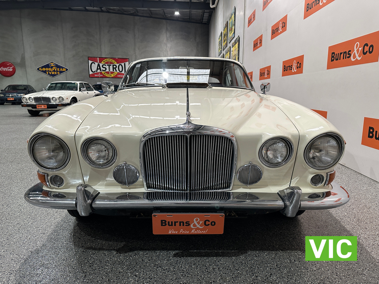 1970 JAGUAR 420G 6 CYL AUTOMATIC SEDAN