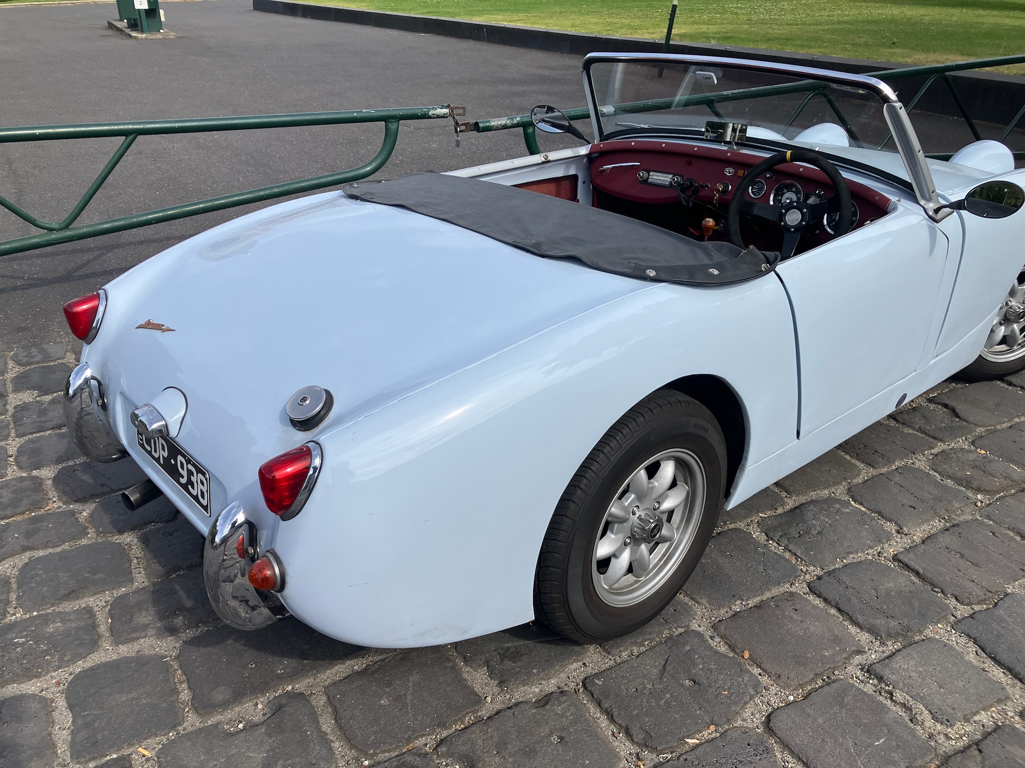 1960 AUSTIN HEALEY SPRITE 5 SP MANUAL ROADSTER