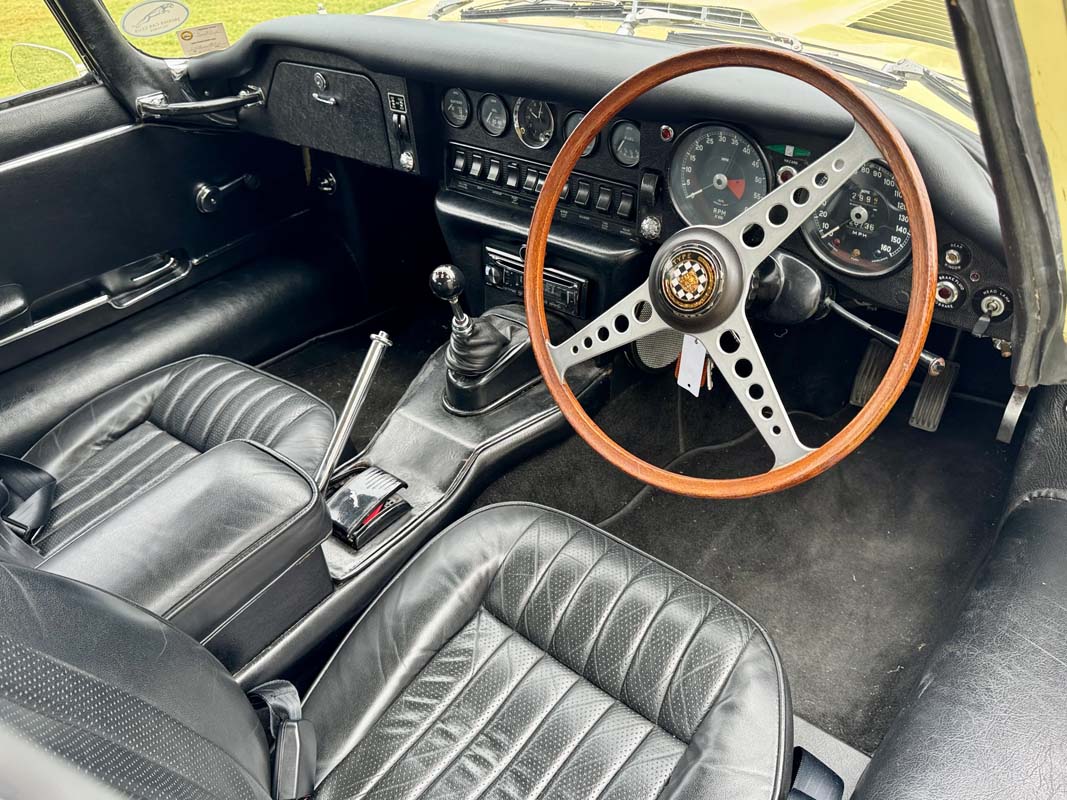 1969 JAGUAR E TYPE 4.2L 4 SP MANUAL FIXED HEAD COUPE