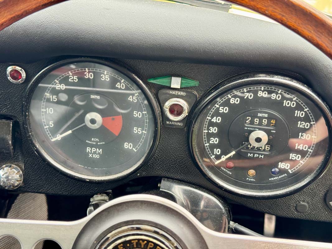 1969 JAGUAR E TYPE 4.2L 4 SP MANUAL FIXED HEAD COUPE