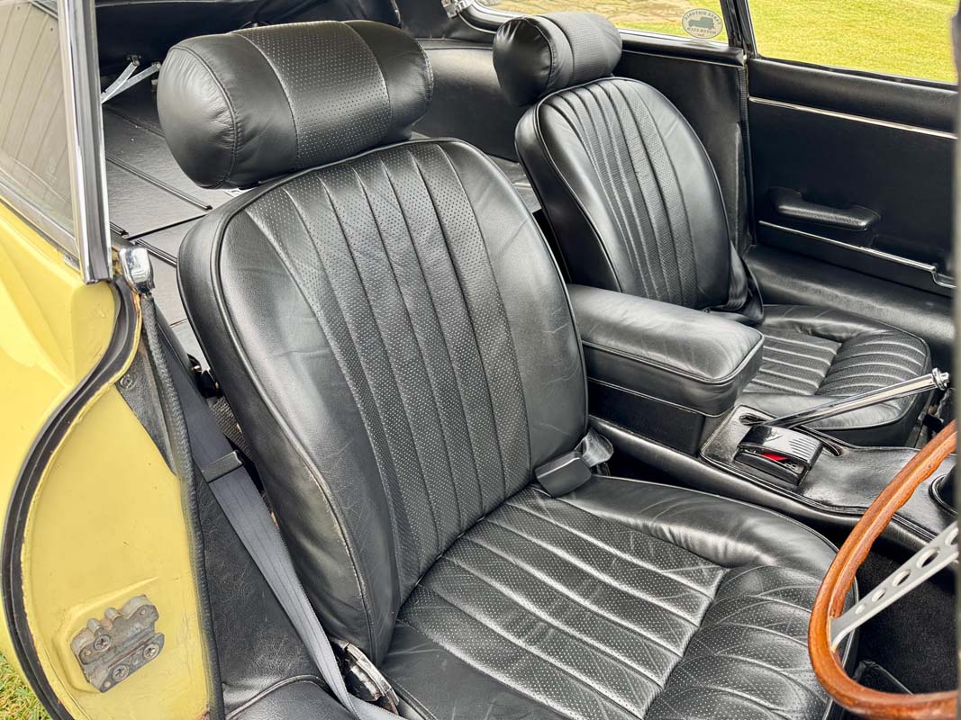 1969 JAGUAR E TYPE 4.2L 4 SP MANUAL FIXED HEAD COUPE