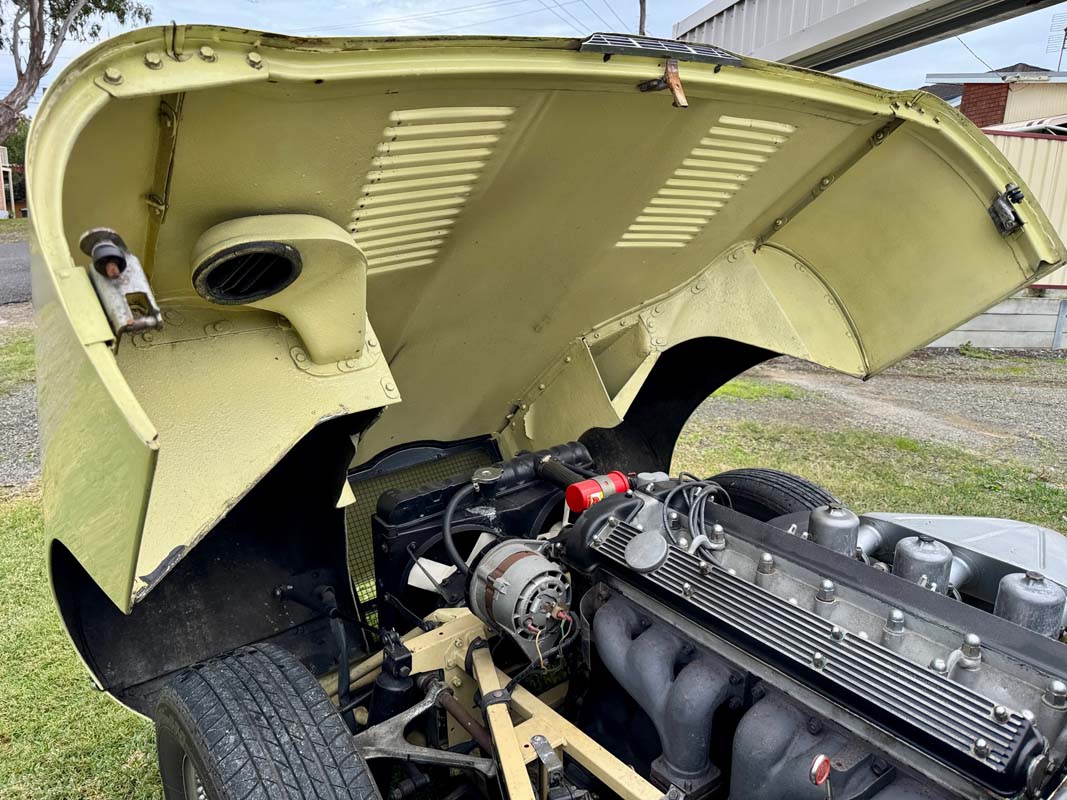 1969 JAGUAR E TYPE 4.2L 4 SP MANUAL FIXED HEAD COUPE