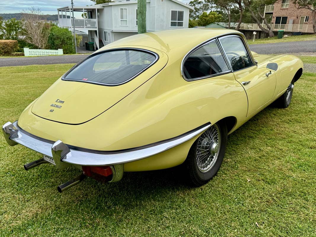 1969 JAGUAR E TYPE 4.2L 4 SP MANUAL FIXED HEAD COUPE