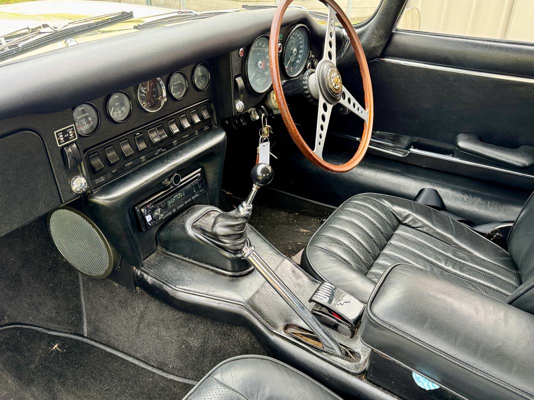 1969 JAGUAR E TYPE 4.2L 4 SP MANUAL FIXED HEAD COUPE