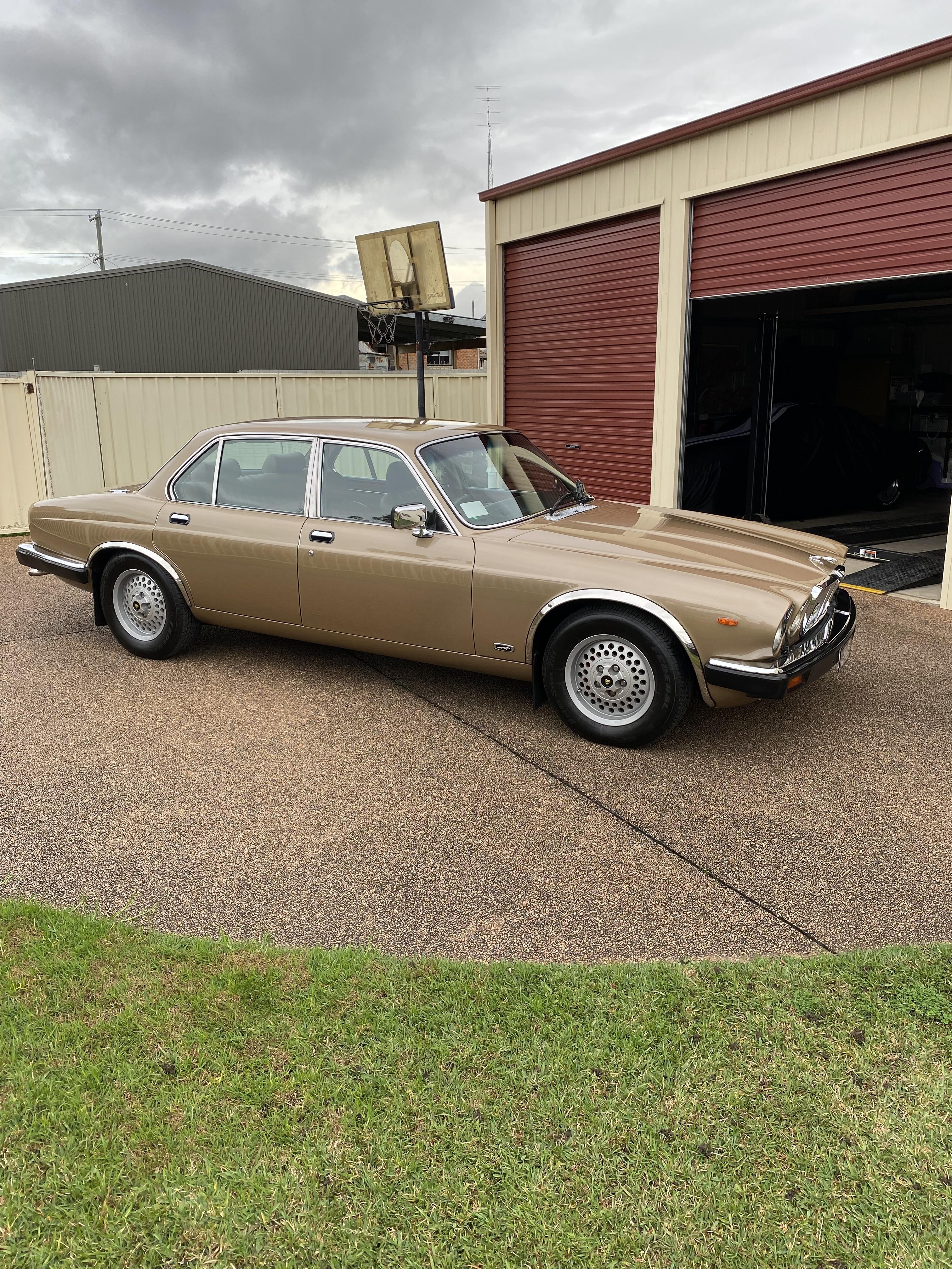 1985 JAGUAR XJ6 SERIES III 4.2 3 SP AUTOMATIC 4D SEDAN 