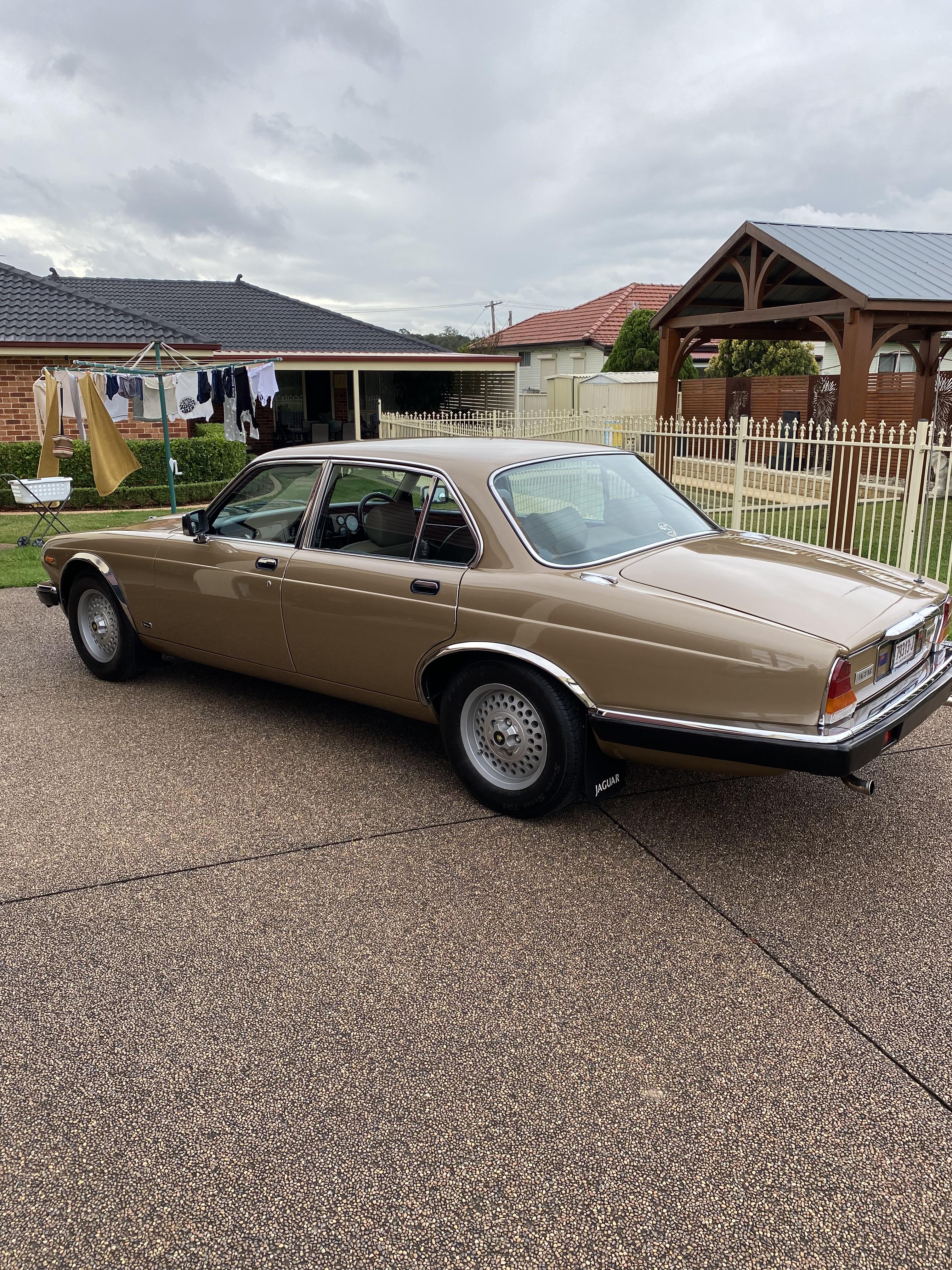 1985 JAGUAR XJ6 SERIES III 4.2 3 SP AUTOMATIC 4D SEDAN 