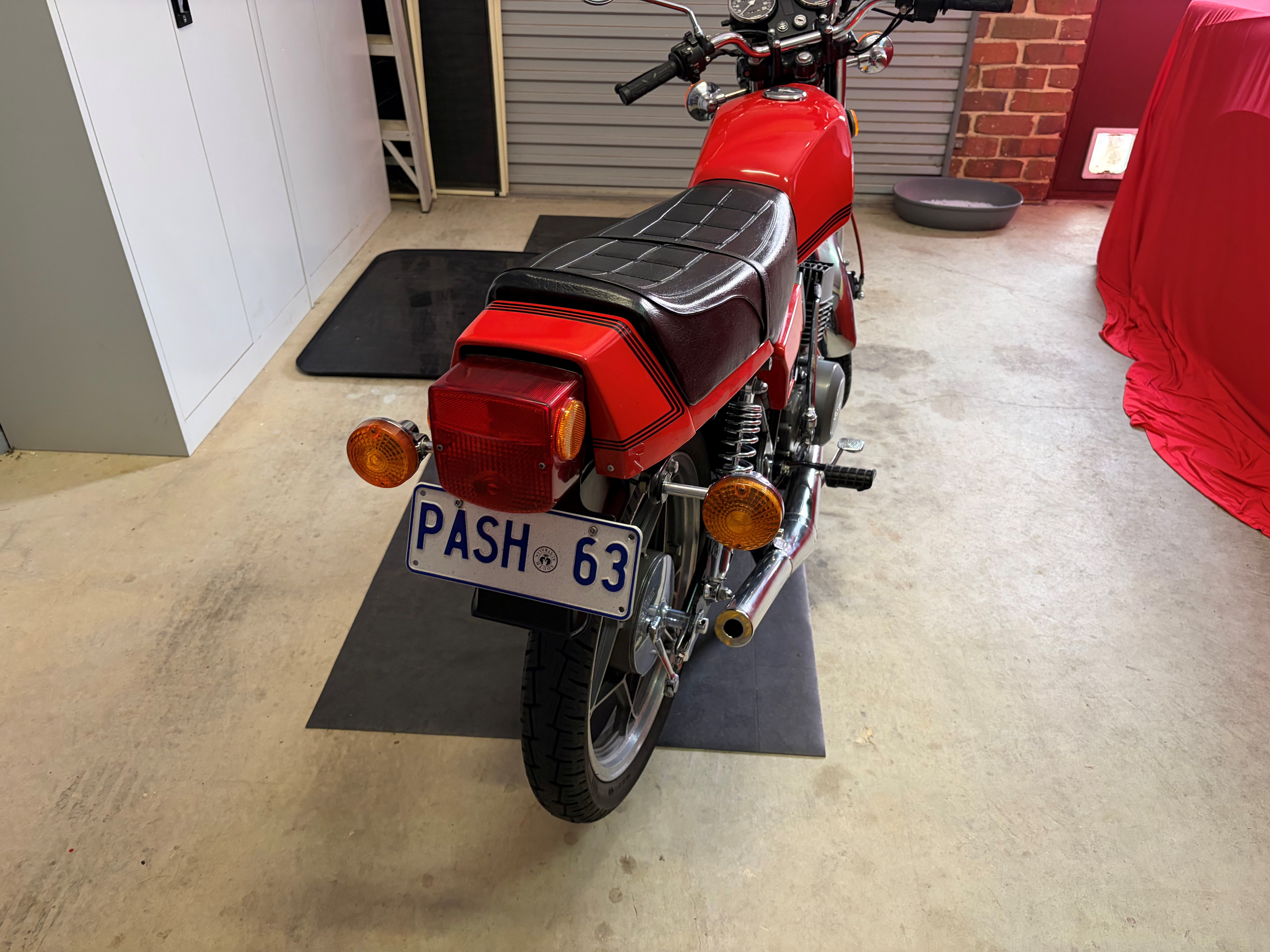 1979 SUZUKI GT250 X7 ROAD