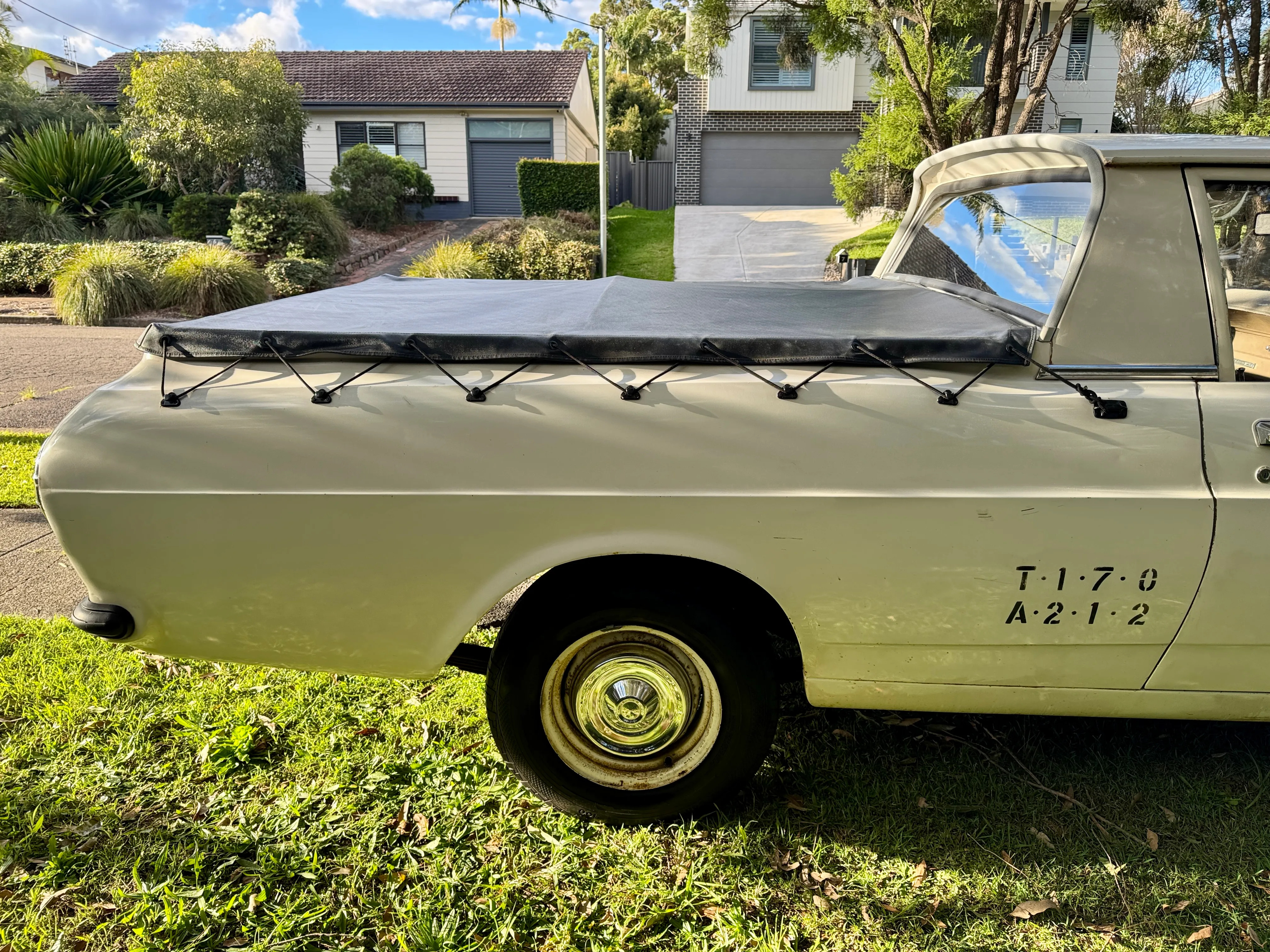 1968 FORD FALCON XT 3 SP MANUAL UTILITY