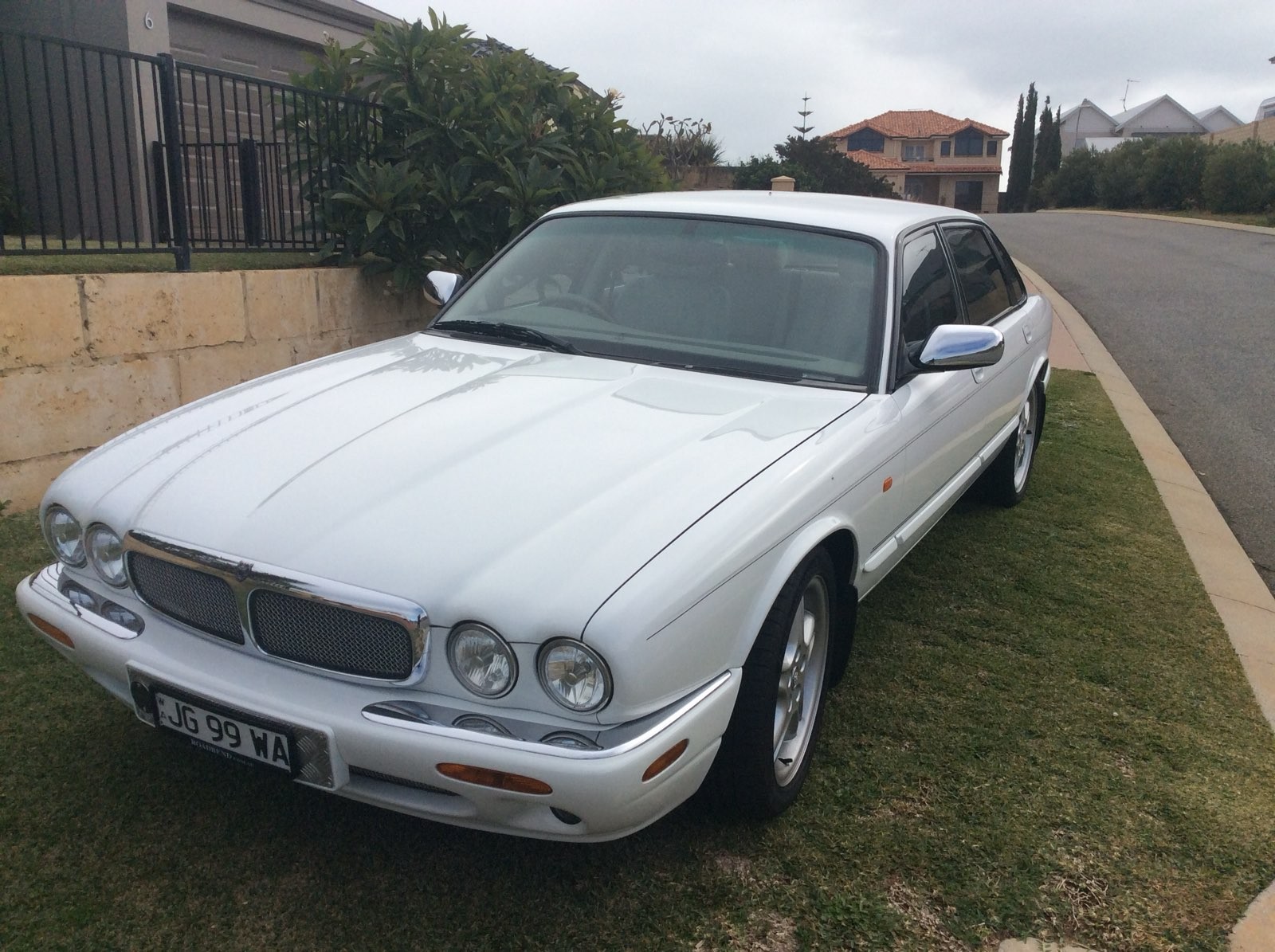 1999 JAGUAR XJR 4.0 SUPERCHARGED 5 SP AUTOMATIC 4D SEDAN
