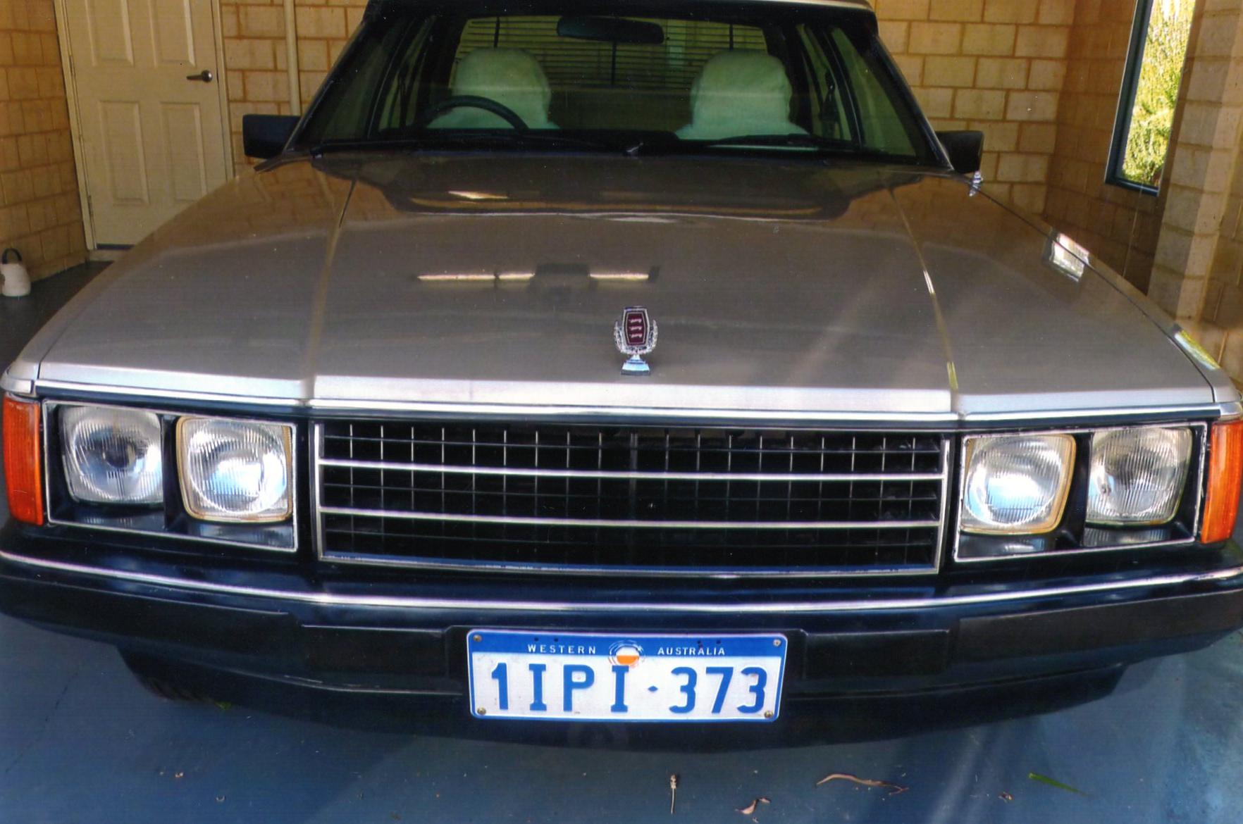 1980 FORD FAIRLANE ZJ 3 SP AUTOMATIC 4D SEDAN