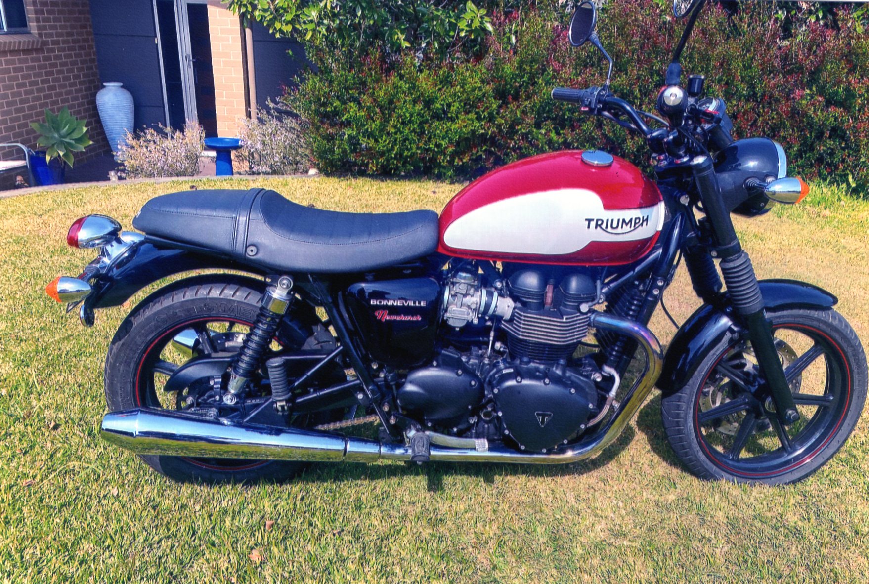 2015 TRIUMPH BONNEVILLE 865CC ROAD