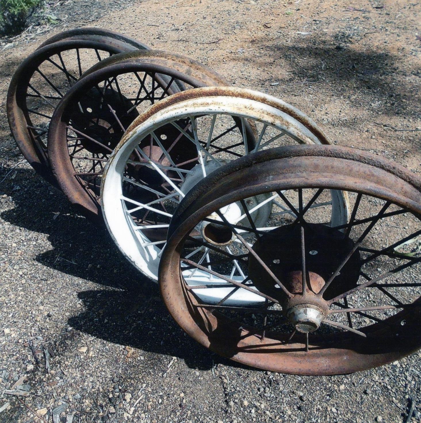 FORD 1926/27 T MODEL FORD WIRE WHEELS