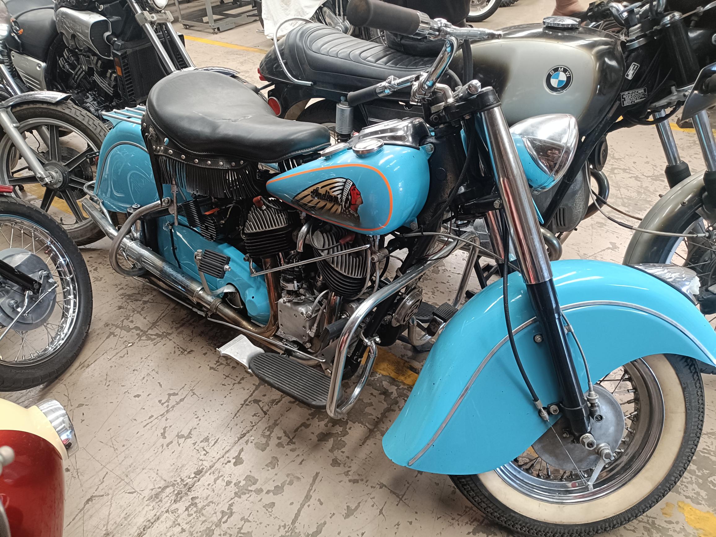1951 INDIAN CHIEF BLACKHAWK ROADMASTER CRUISER