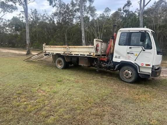 1998 UD CRANE TIPPER TRUCK & POSI TRACK PT50 COMBO