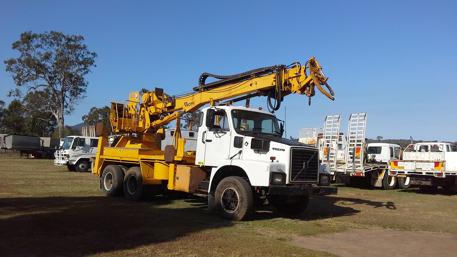 1988 VOLVO N12 CRANE BORER