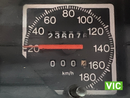 1985 HOLDEN VK COMMODORE SL 6 CYL MANUAL SEDAN 