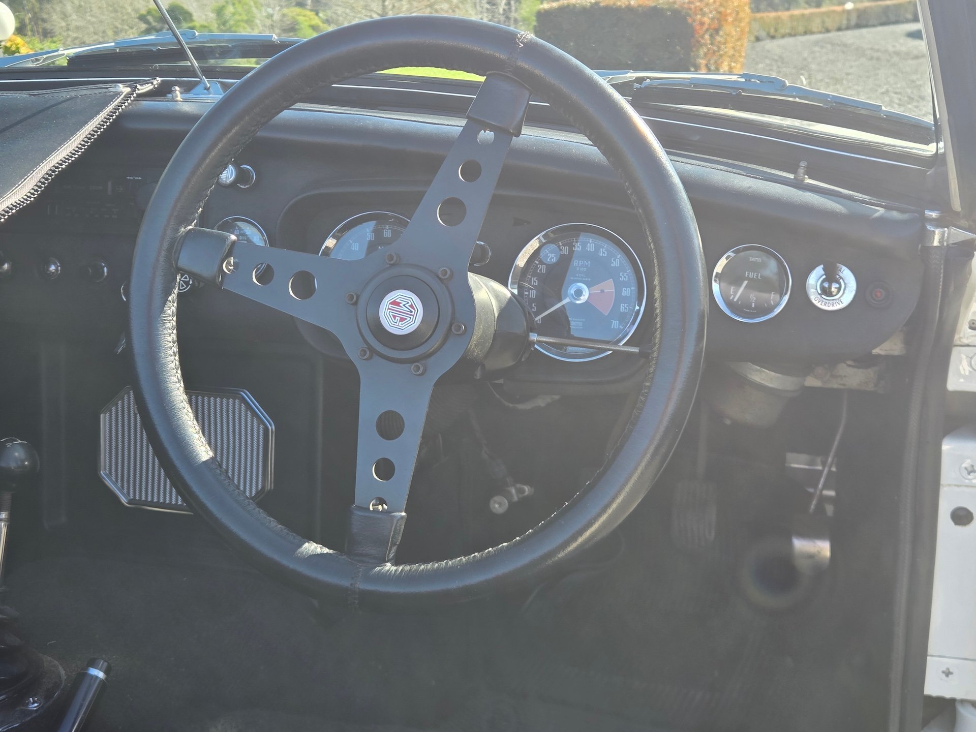 1969 MG MGB MK II 4 SP MANUAL 2D ROADSTER 